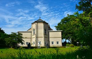 두 팔 벌려 반겨주는 "합덕성당의 여름"