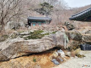 봄길 따라 찾아가는 고즈넉한 산사 #백운사 #상백운암 #백운산