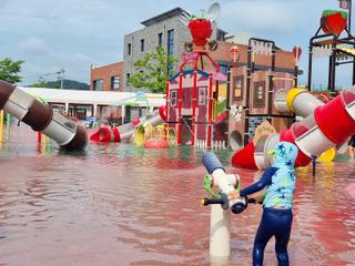 여름철 아이들 명소, 딸기향 농촌테마공원 물놀이장