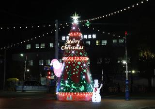 연말 분위기 물씬~크리스마스트리 5개소 설치·점등