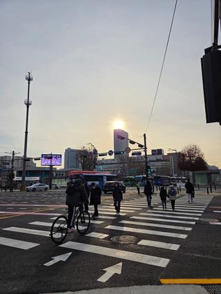 고속터미널 사거리, 드디어 횡단보도 생김