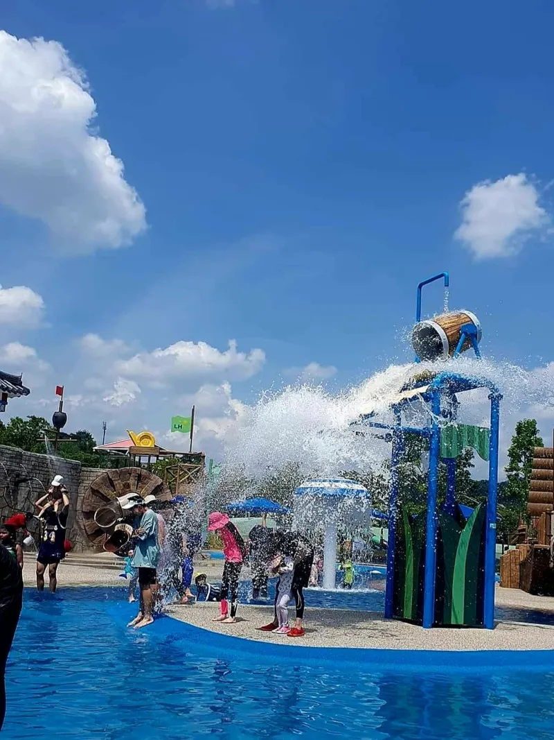 아이들의 환상적인 여름 모험! 물초울공원 물놀이터! | 경상남도 진주시 | 웰로