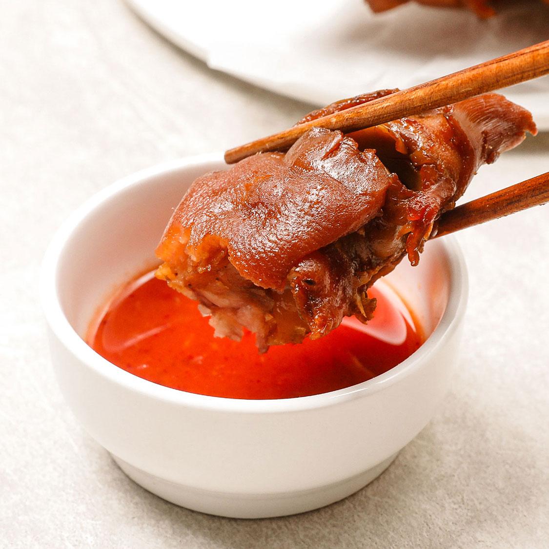 캠핑용 쫀득 항정껍데기 & 세자매정육점 족발세트 (1.2kg)