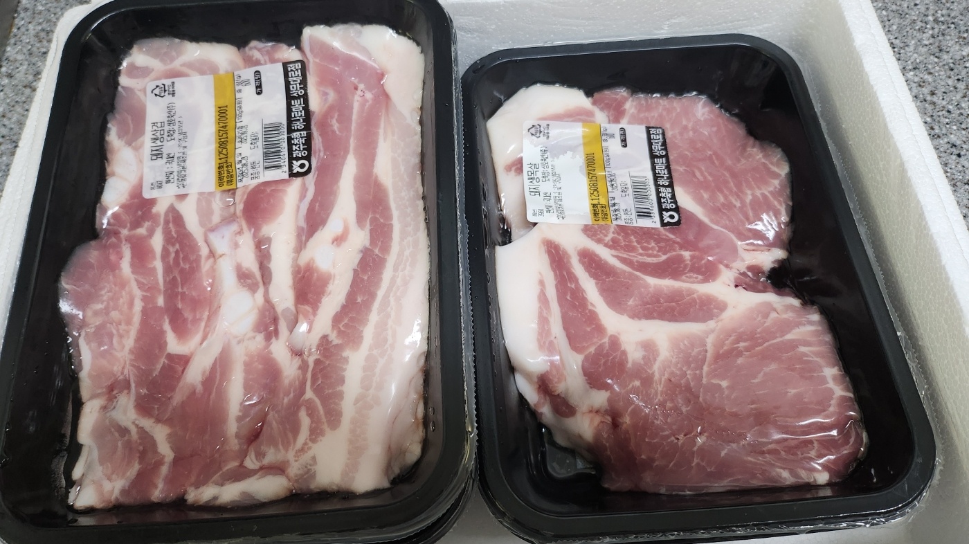 광주축협 한돈 삼겹살 1.2kg + 600g 추가-1
