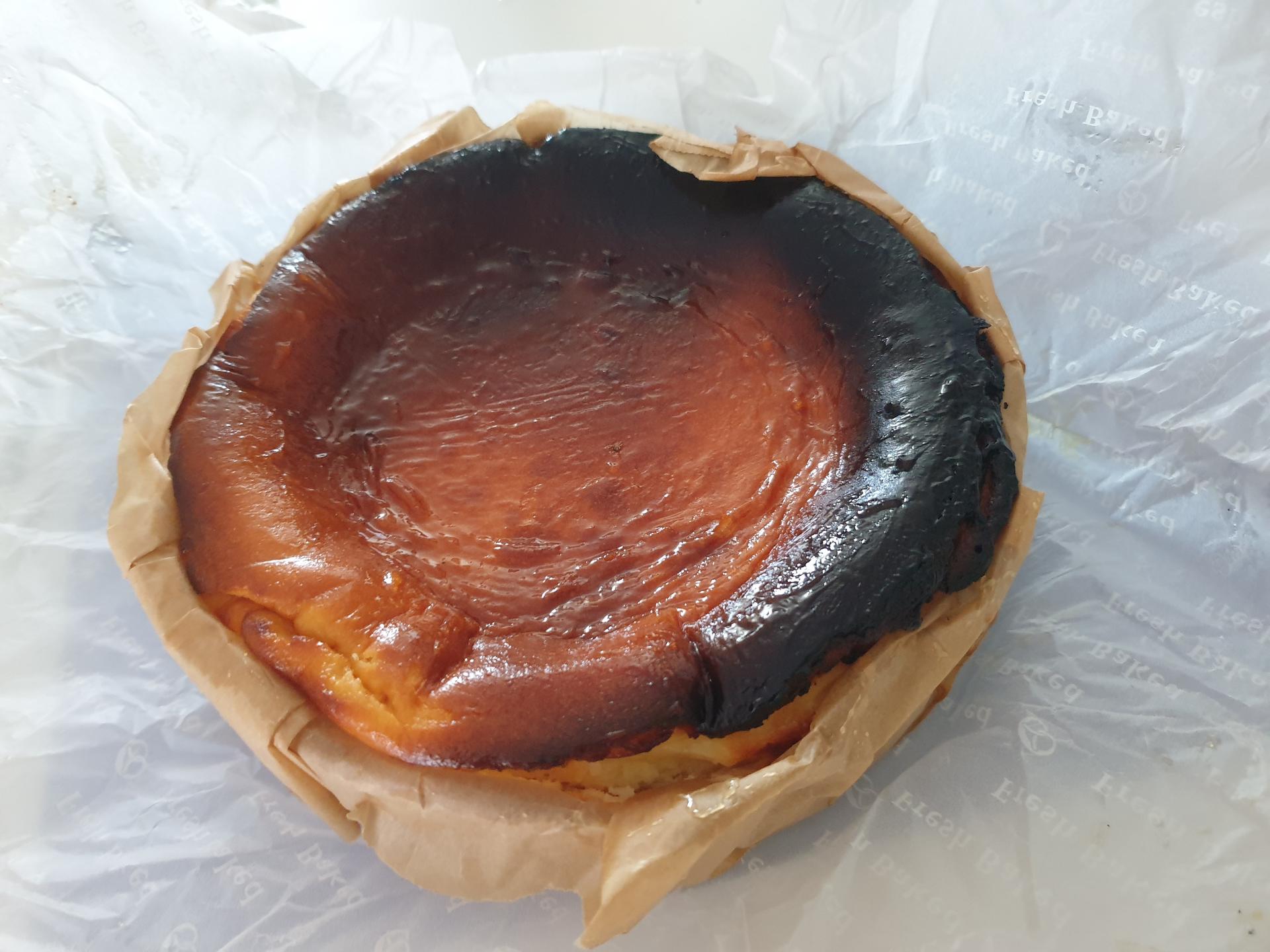 바스크치즈케이크 (460g) + 180g 추가