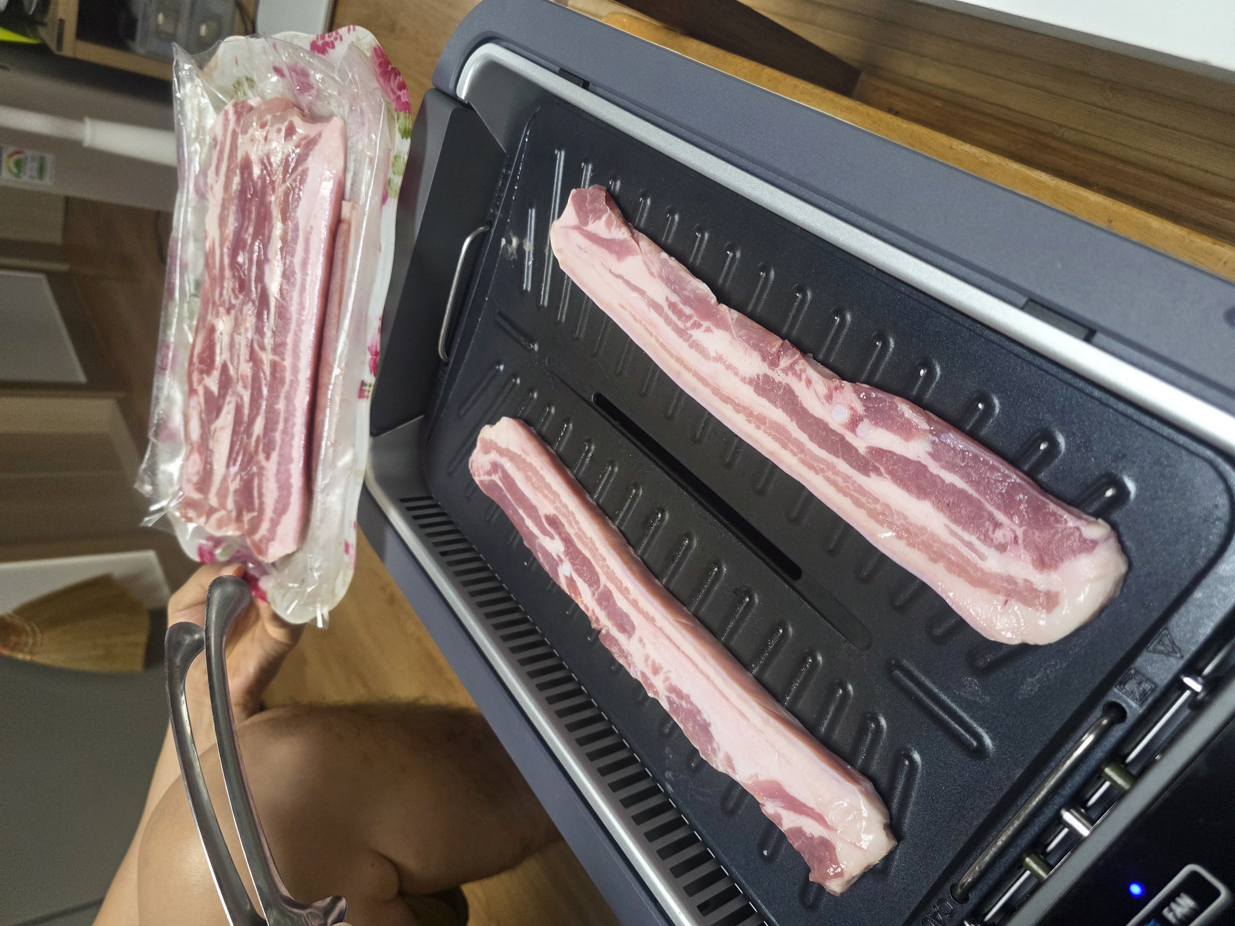 현대식육식당 프리미엄 돼지고기 1kg (삼겹살, 목살, 등갈비 중 선택)-1
