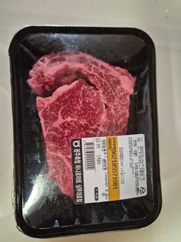 광주축협 한우 1등급 등심구이 (300g)+100g 추가 증정-1