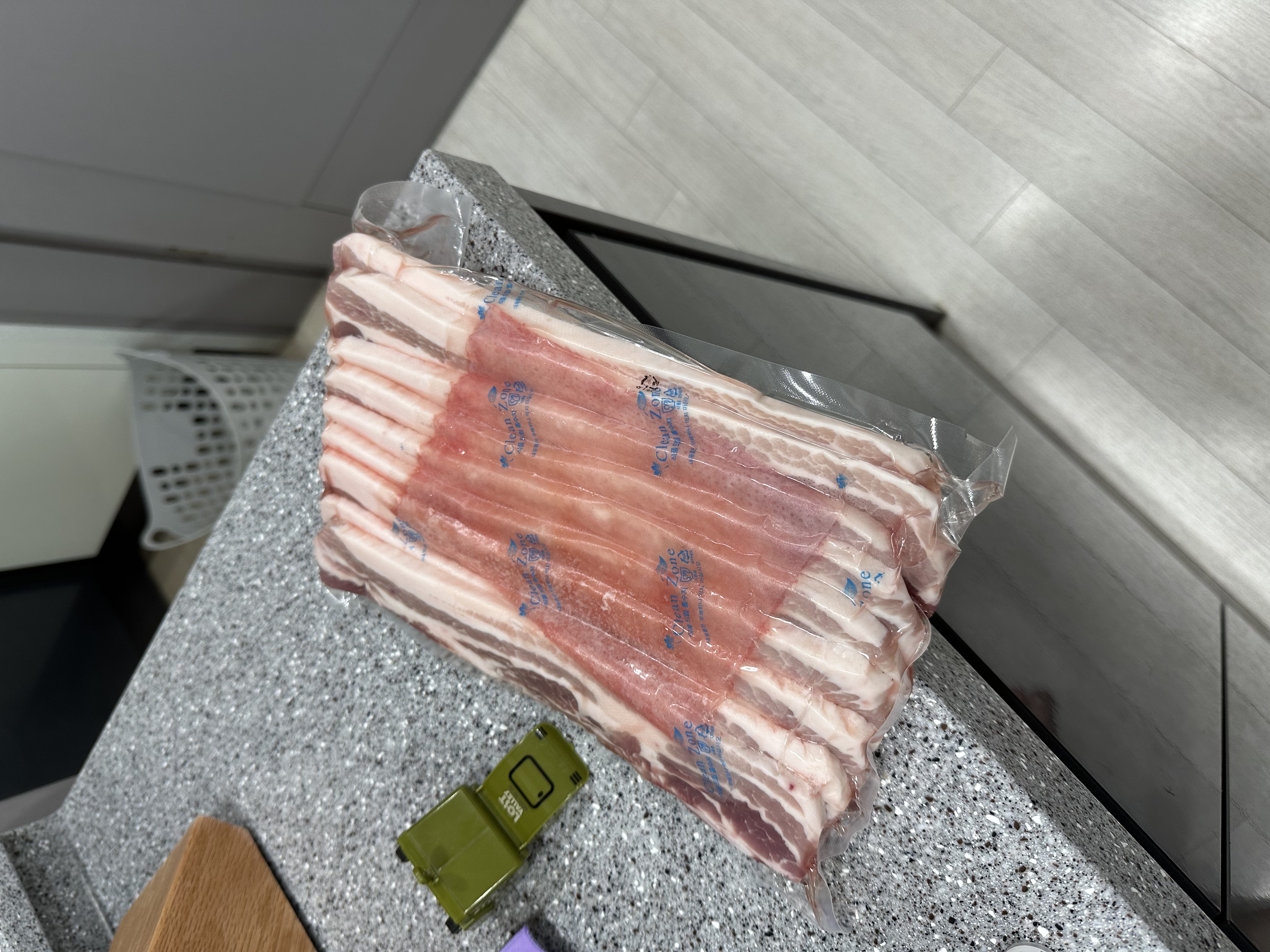 현대식육식당 프리미엄 돼지고기 1kg (삼겹살, 목살, 등갈비 중 선택)-1