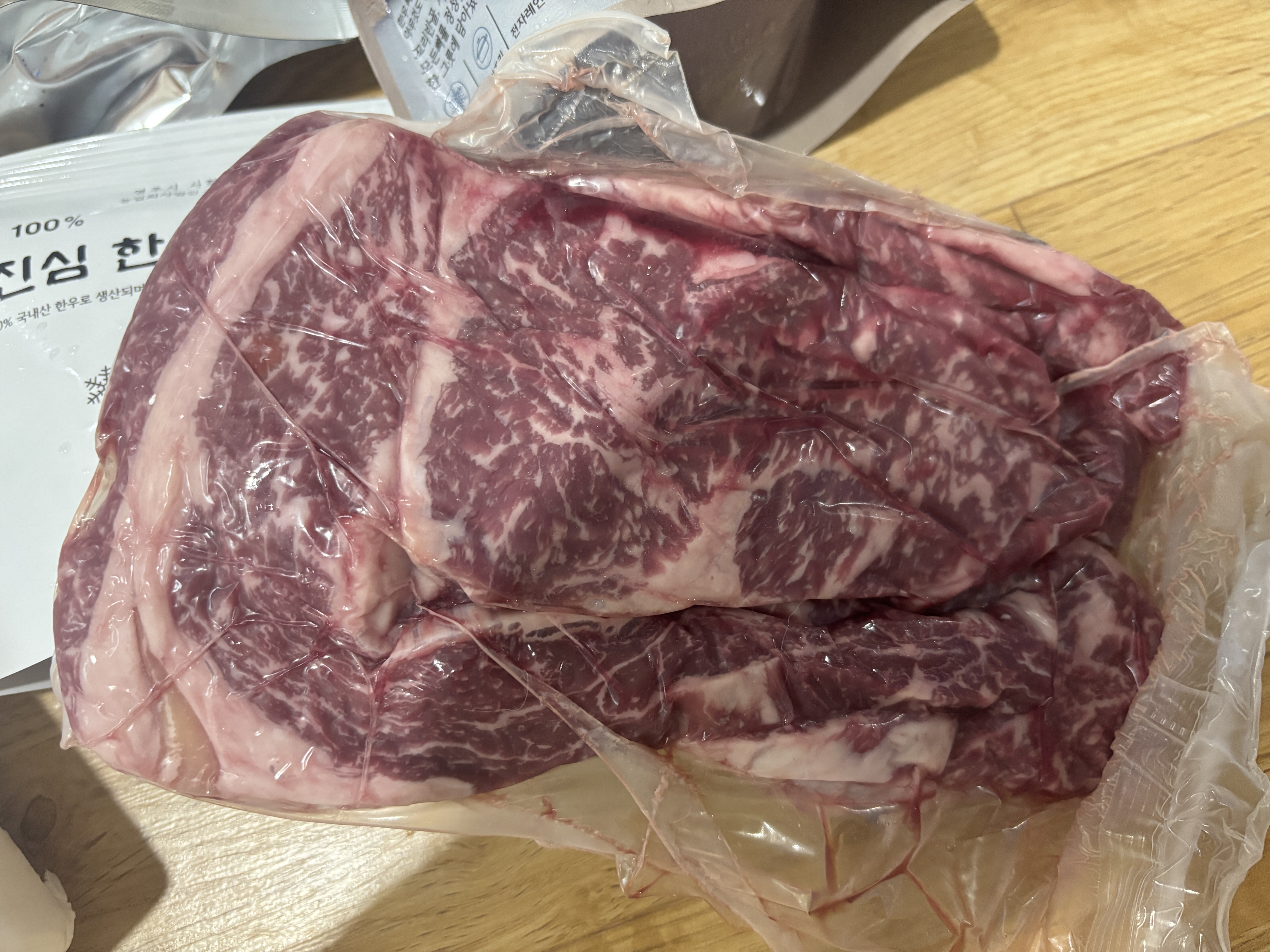 1+ 등급 한우 등심 400g (300g+100g)-1