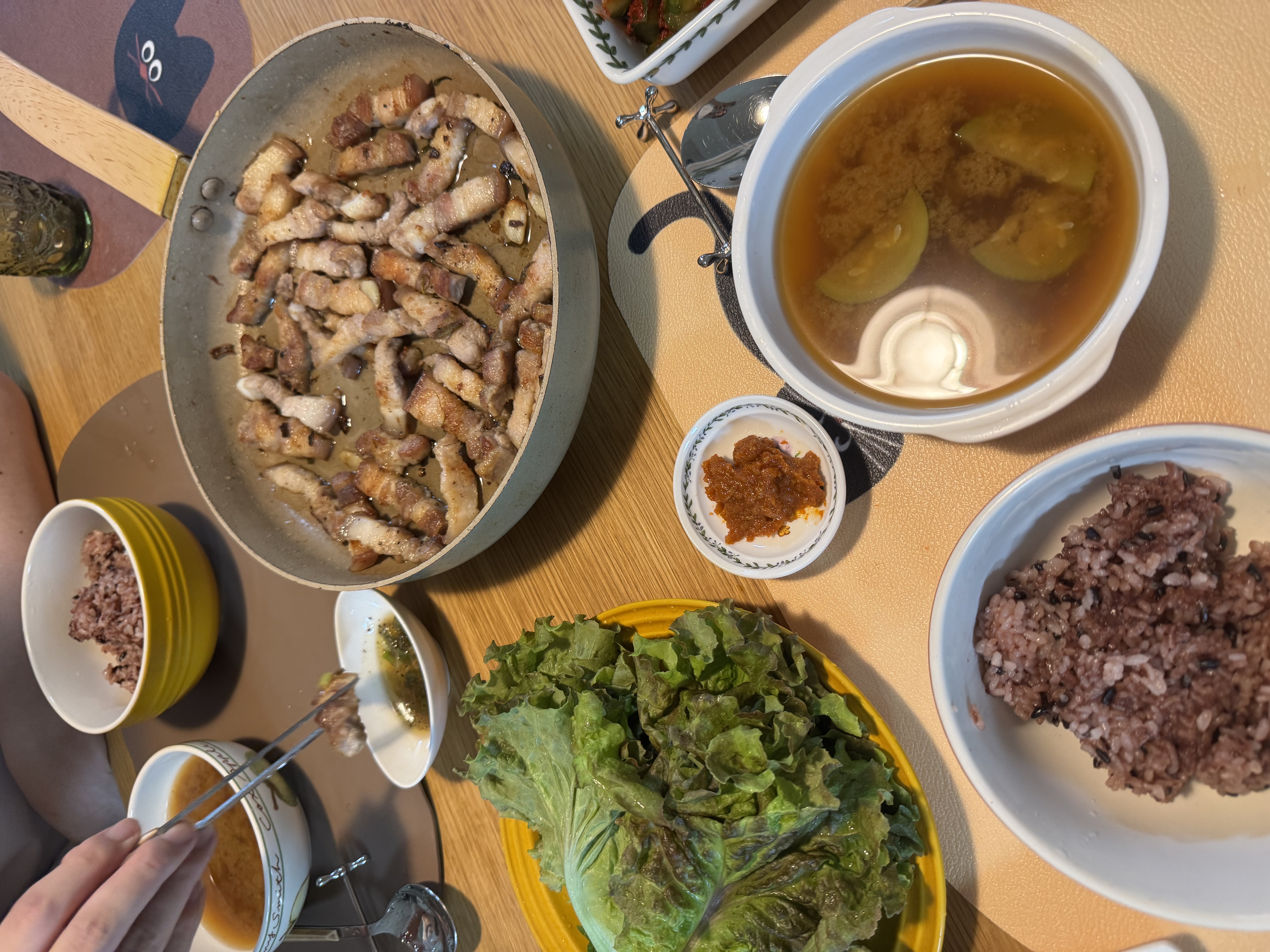 제주양돈농협 삼겹구이용 (500g 2개) + 앞다리 300g 선물 세트-1