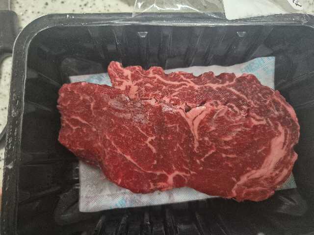 광주축협 한우 등심 1등급 (300g) + 150g 추가증정-1