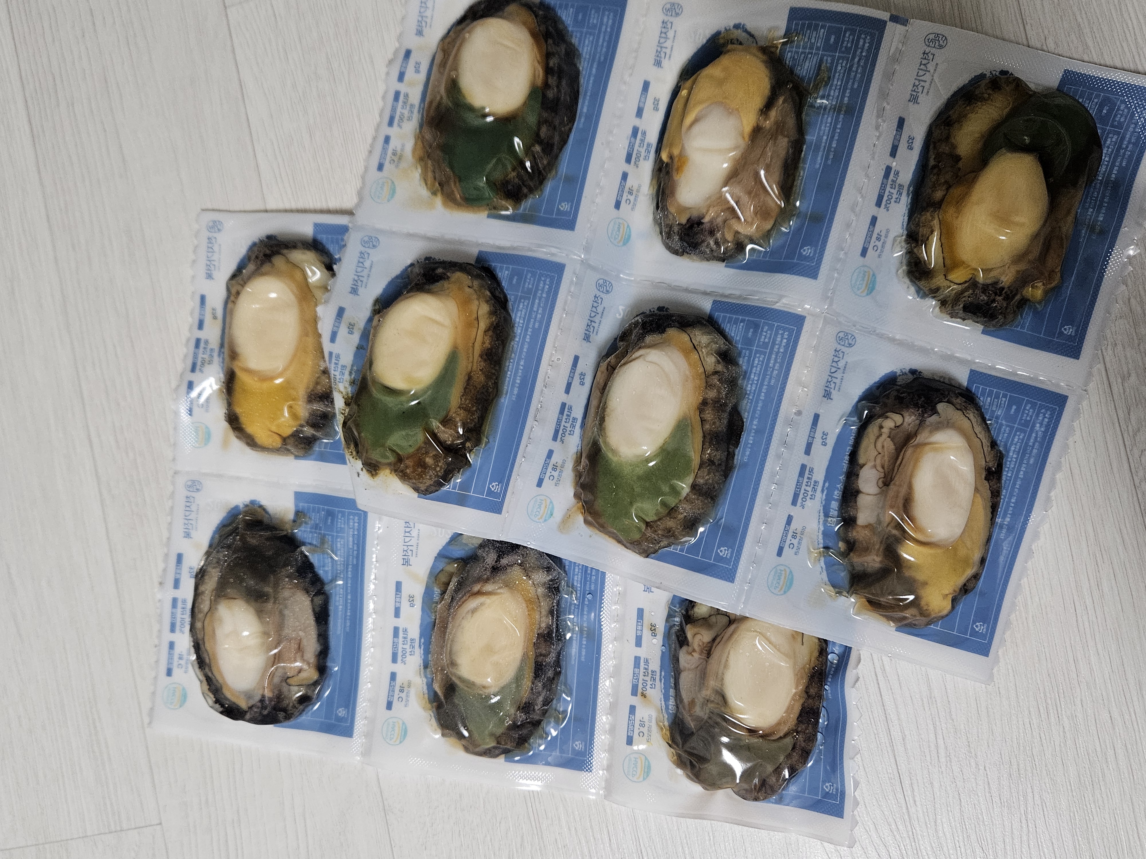 손질전복 12마리 (6마리 x 2팩)-1