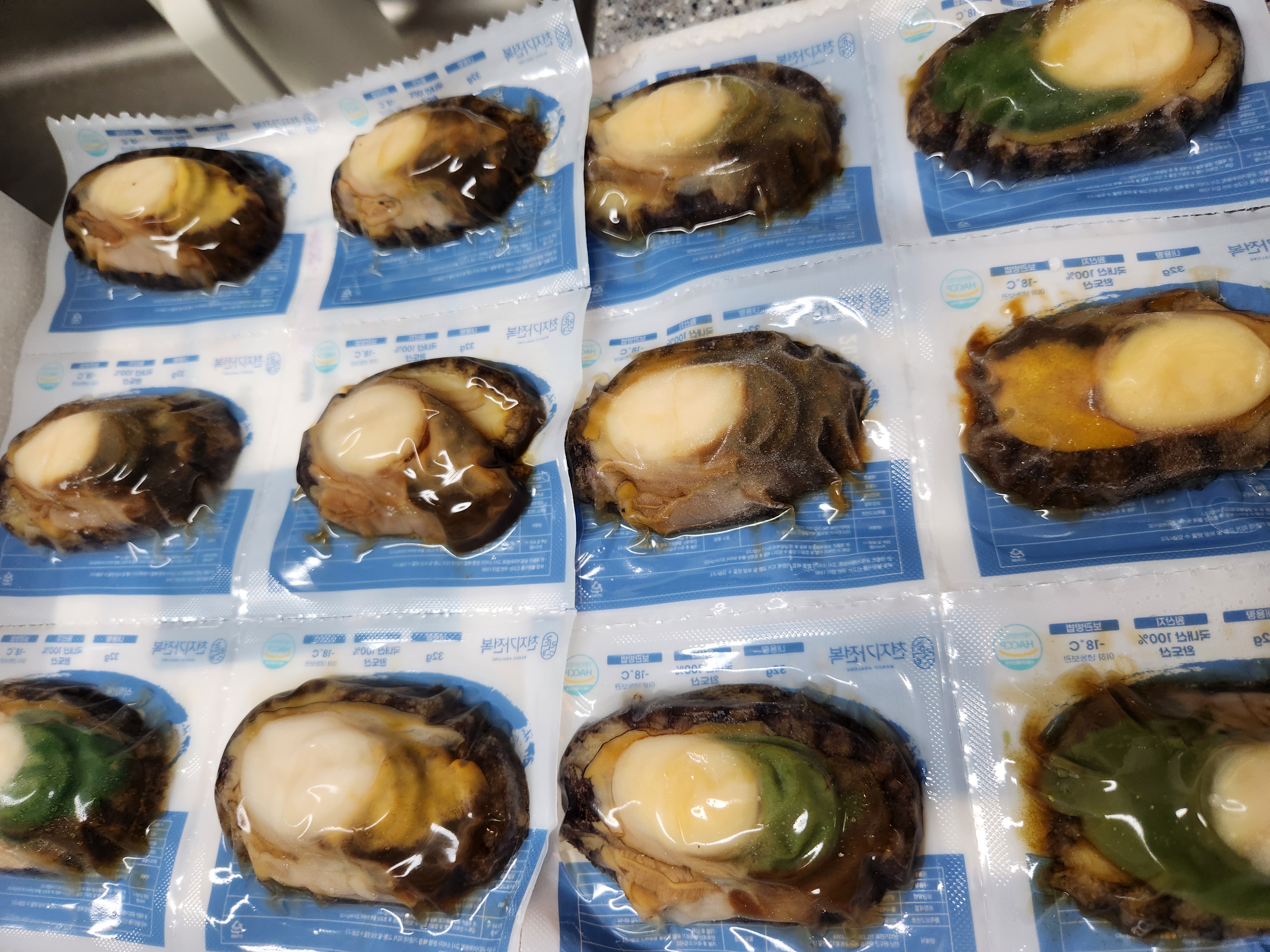 손질전복 12마리 (6마리 x 2팩)-1