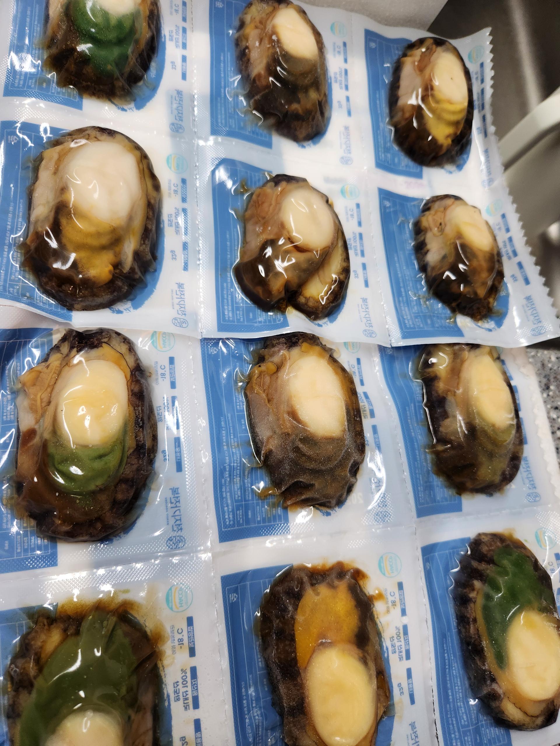 손질전복 12마리 (6마리 x 2팩) 이미지