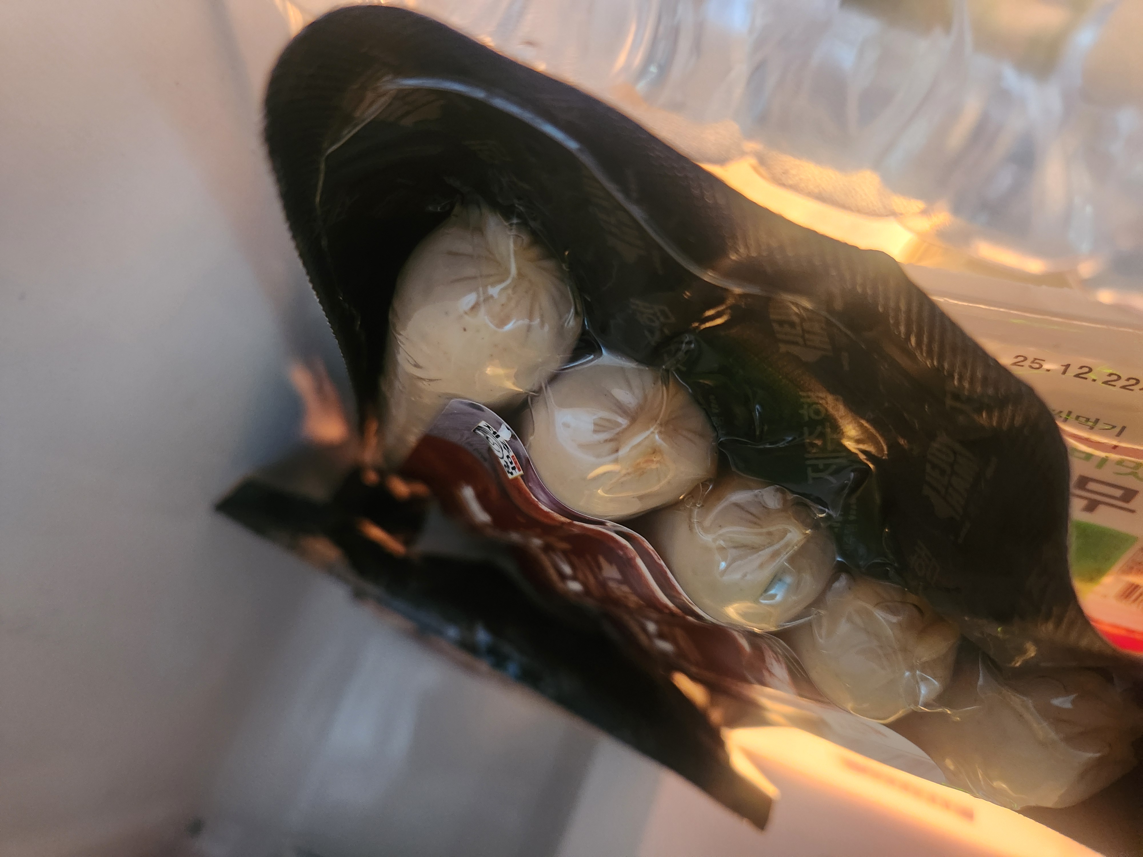 백오겹500g+흑돼지 앞다리살500g+흑돈떡갈비200g+흑돈소세지250g+멜젓소스40g-1