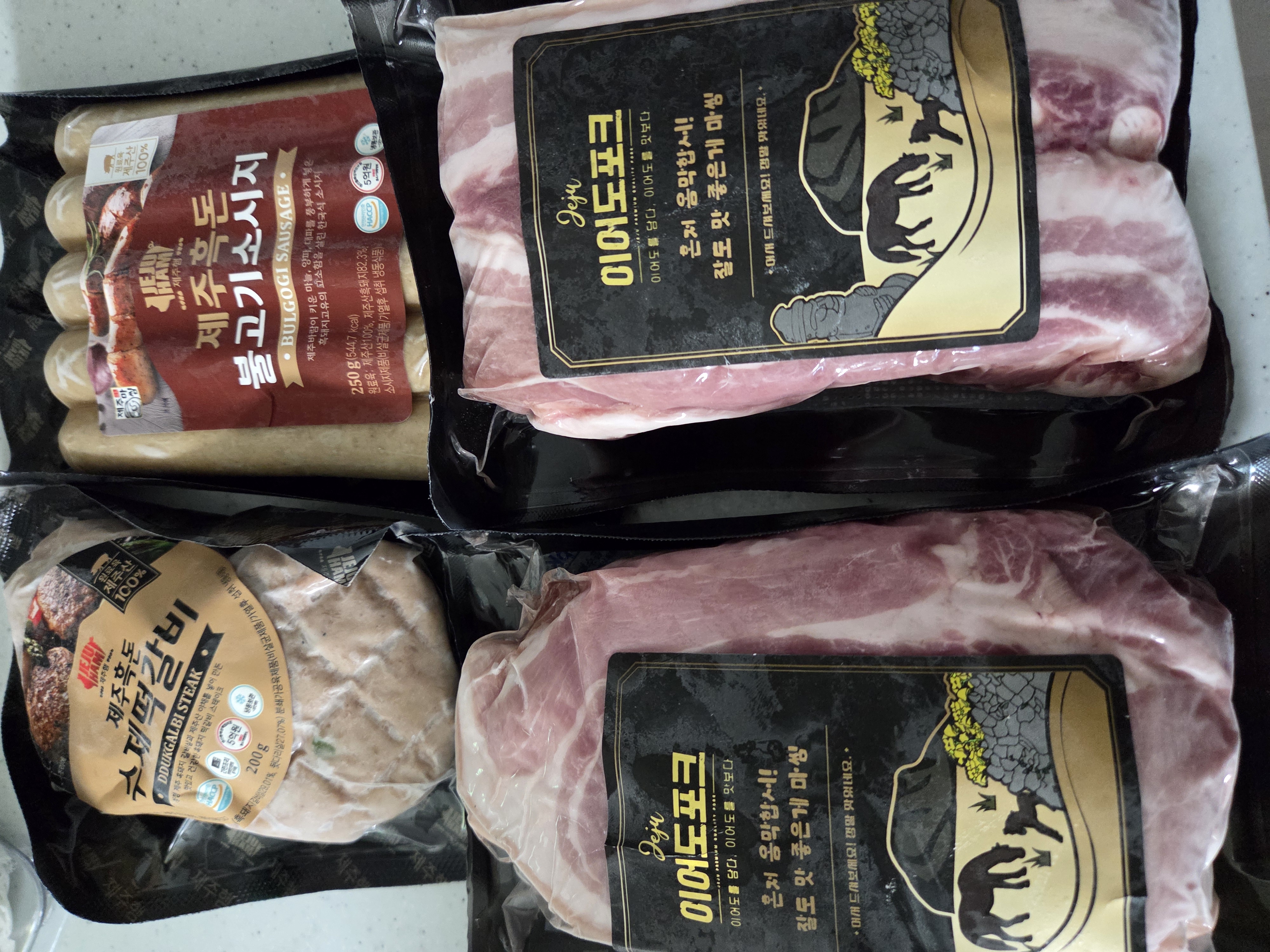 백오겹500g+흑돼지 앞다리살500g+흑돈떡갈비200g+흑돈소세지250g+멜젓소스40g-1