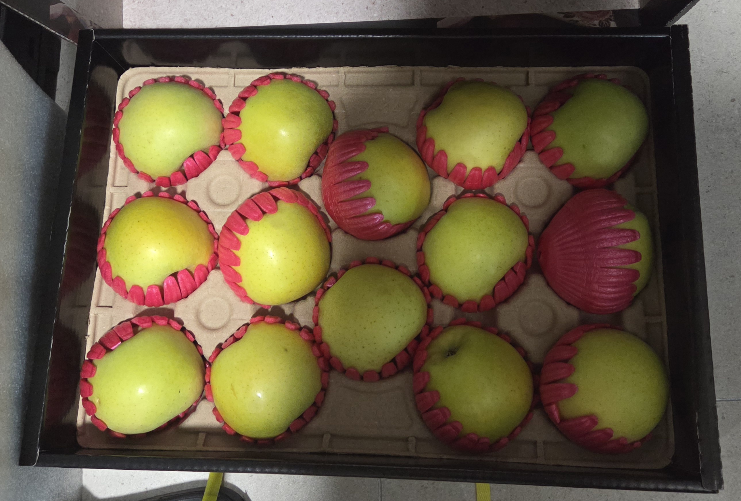 대경사과원예농협 영주사과 3.2kg 선물세트 (11입내)+1kg 추가증정-2