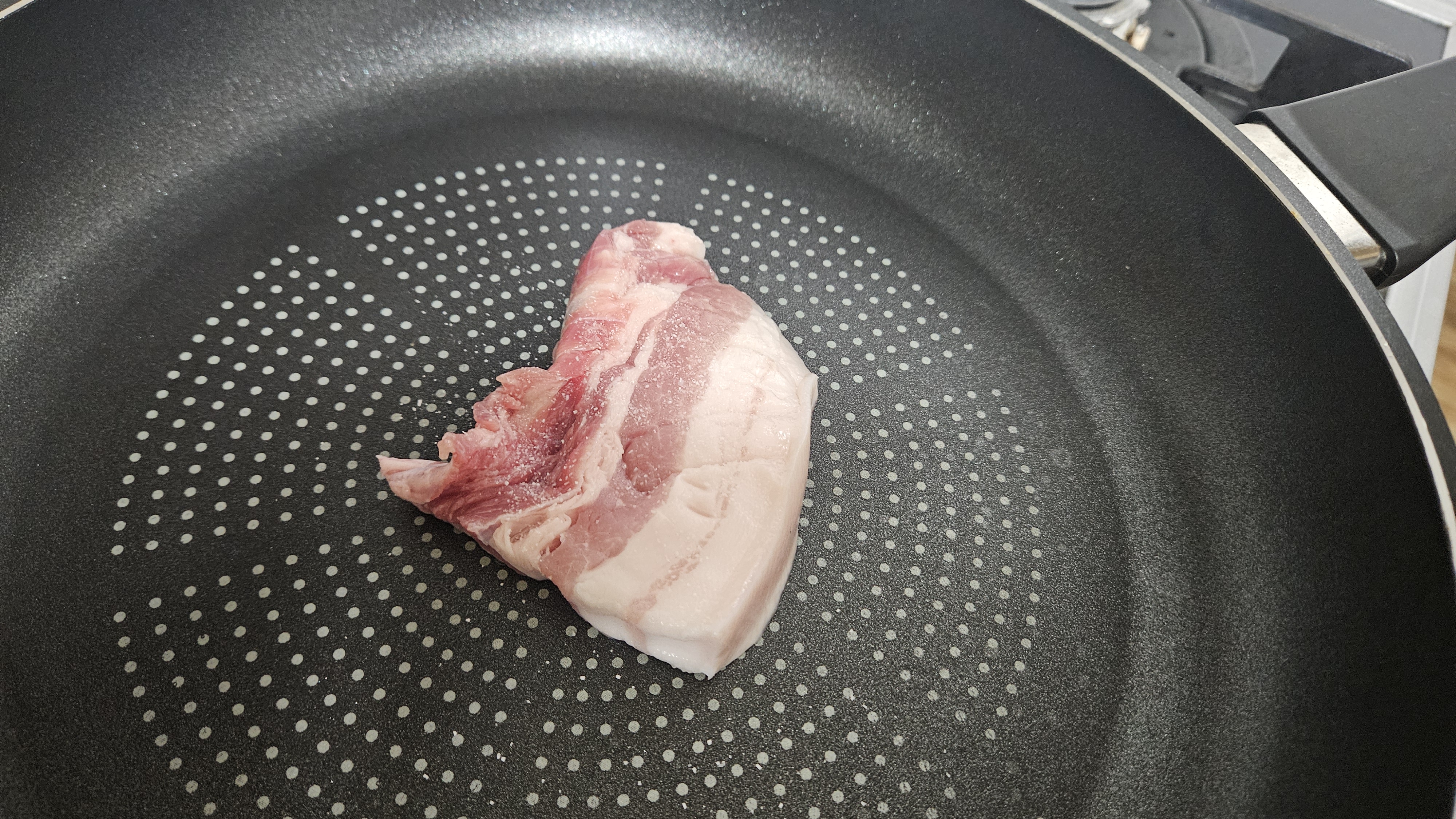 제주양돈농협 삼겹구이용 (500g 2개) + 앞다리 300g 선물 세트-2