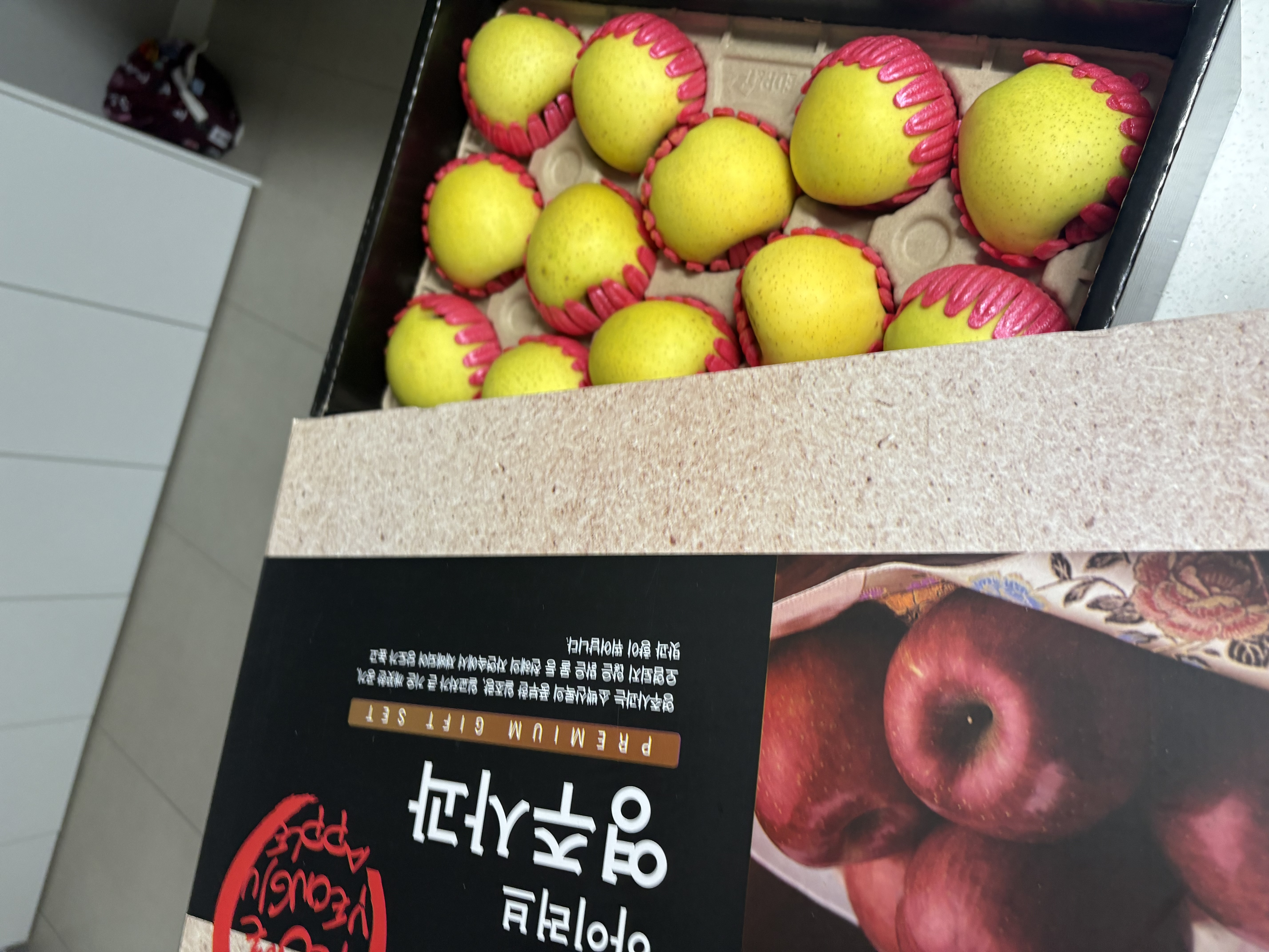 대경사과원예농협 영주사과 3.2kg 선물세트 (11입내)+1kg 추가증정-2