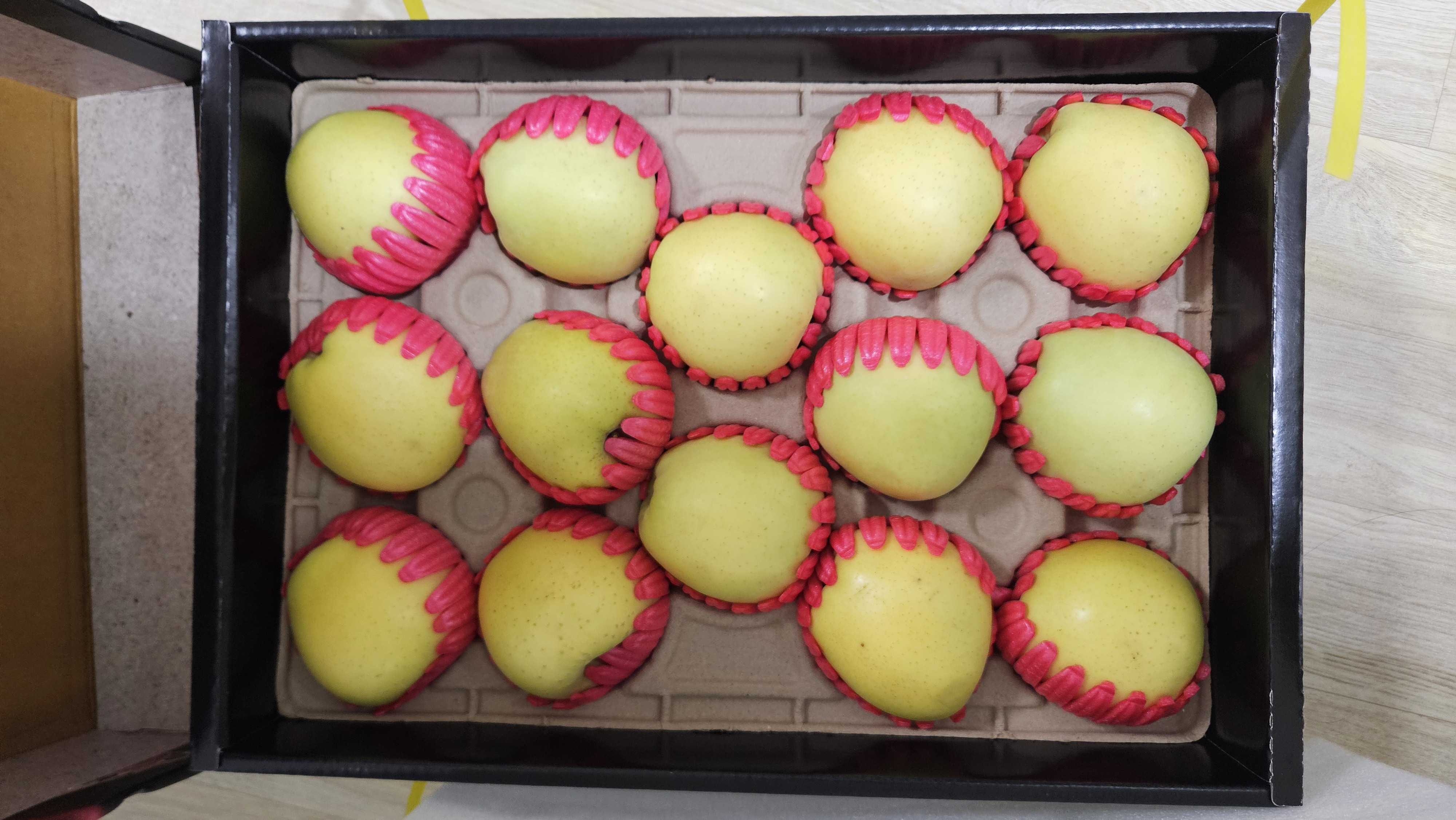 대경사과원예농협 영주사과 3.2kg 선물세트 (11입내)+1kg 추가증정-1