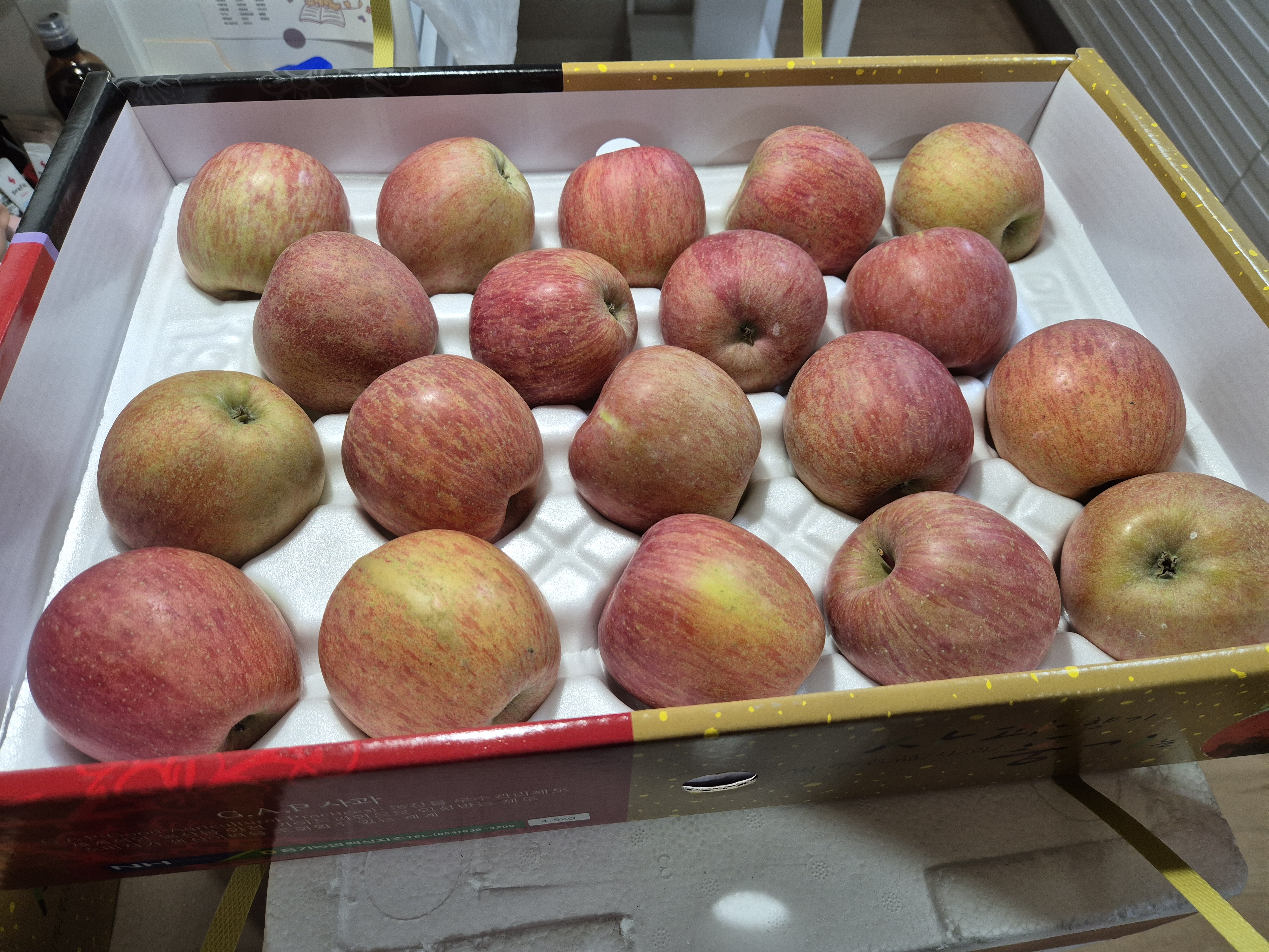 풍기농협 영주사과 3.5kg + 1kg 추가증정-1