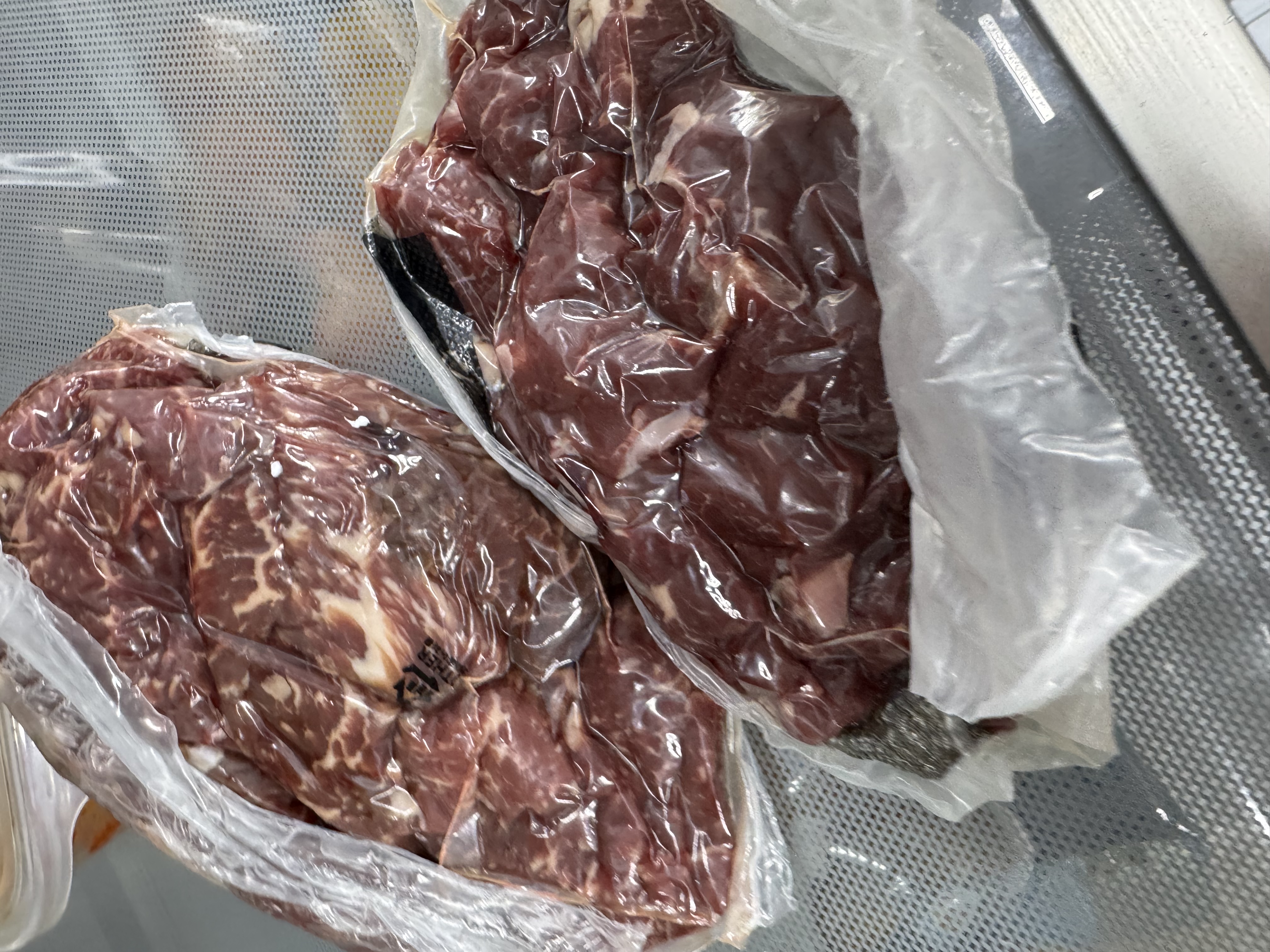 한우 실속구이 400g + 국거리 200g + 곰탕세트or대패삼겹살400g 추가증정-1