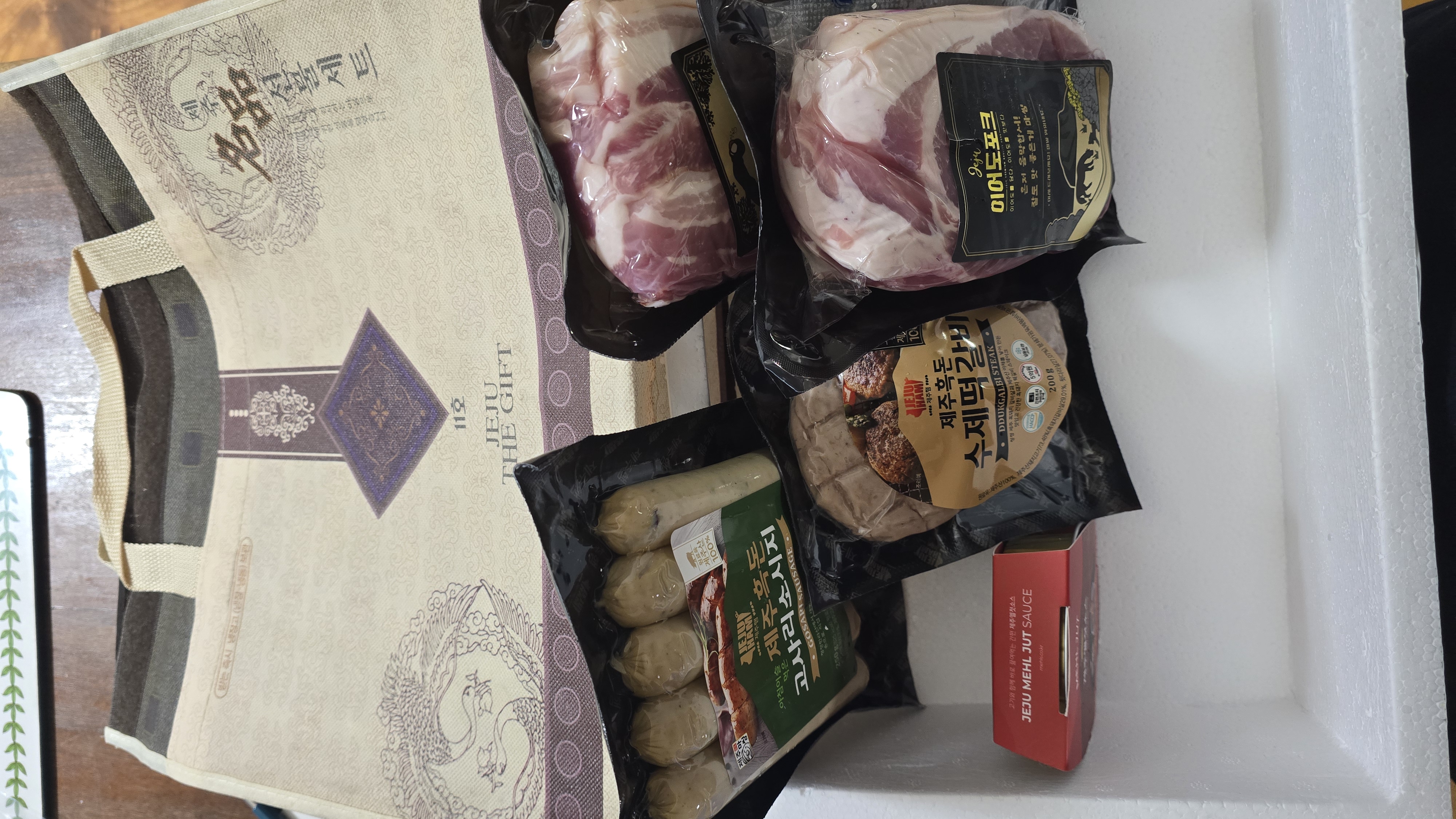 백오겹500g+흑돼지 앞다리살500g+흑돈떡갈비200g+흑돈소세지250g+멜젓소스40g-2