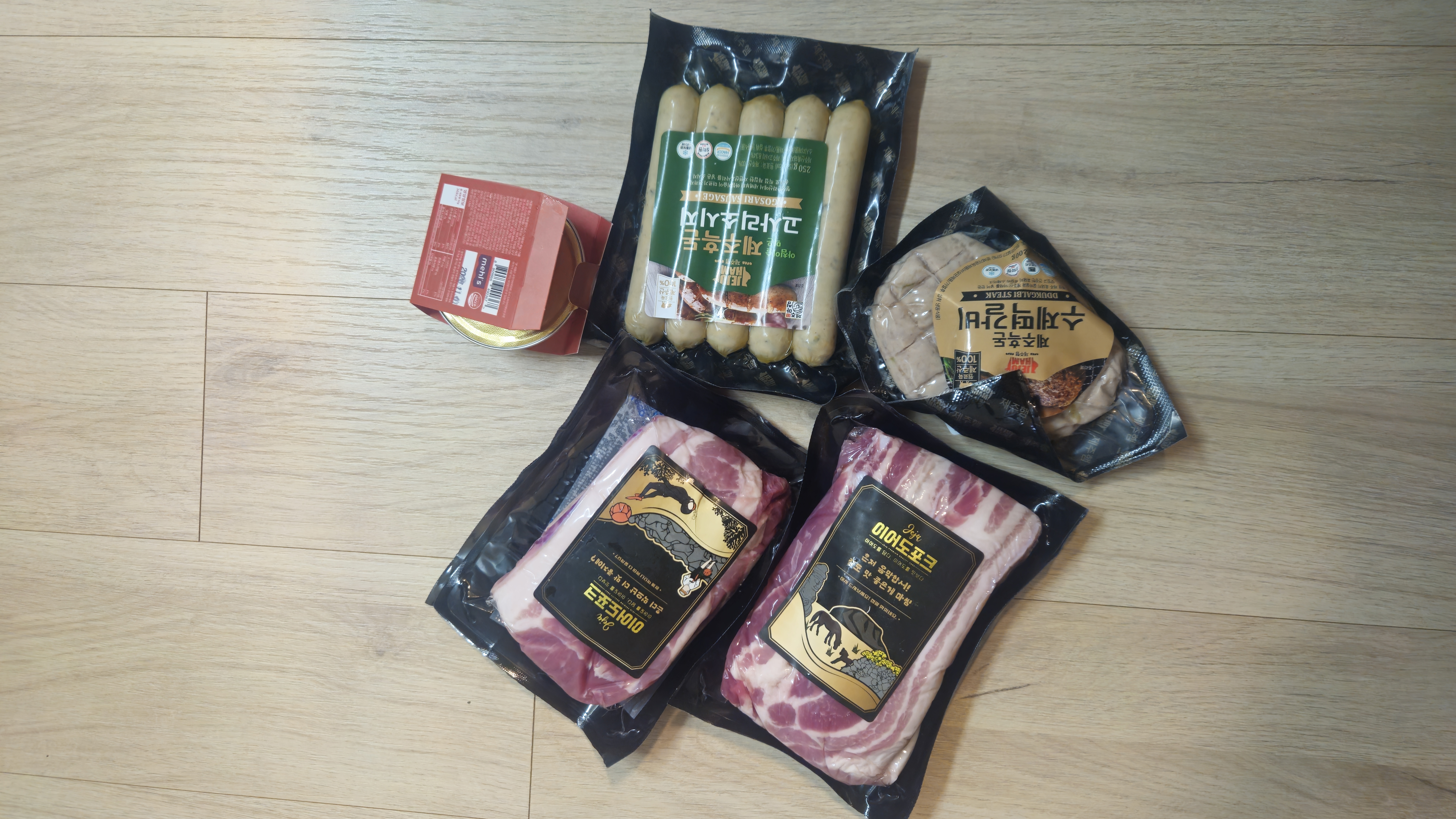 백오겹500g+흑돼지 앞다리살500g+흑돈떡갈비200g+흑돈소세지250g+멜젓소스40g-1