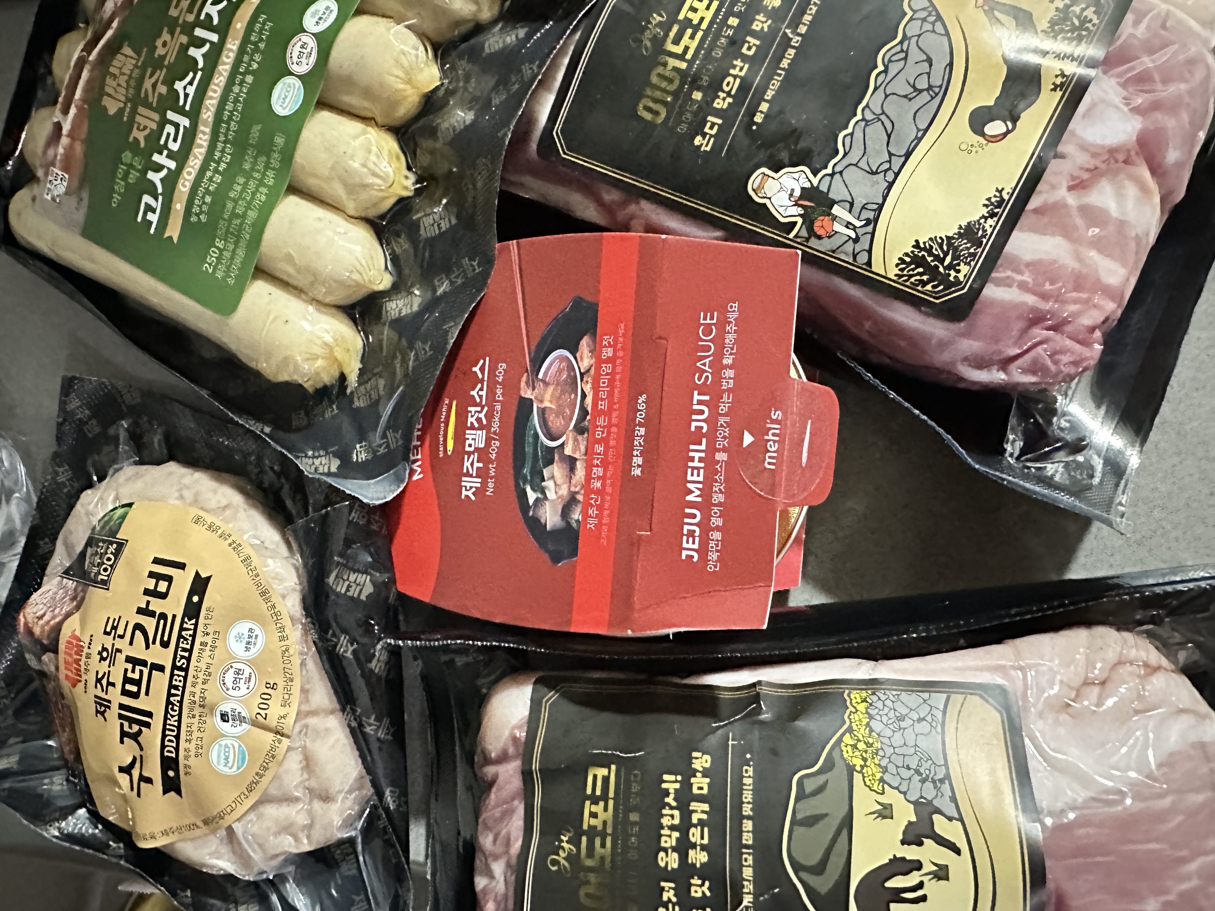 백오겹500g+흑돼지 앞다리살500g+흑돈떡갈비200g+흑돈소세지250g+멜젓소스40g-1