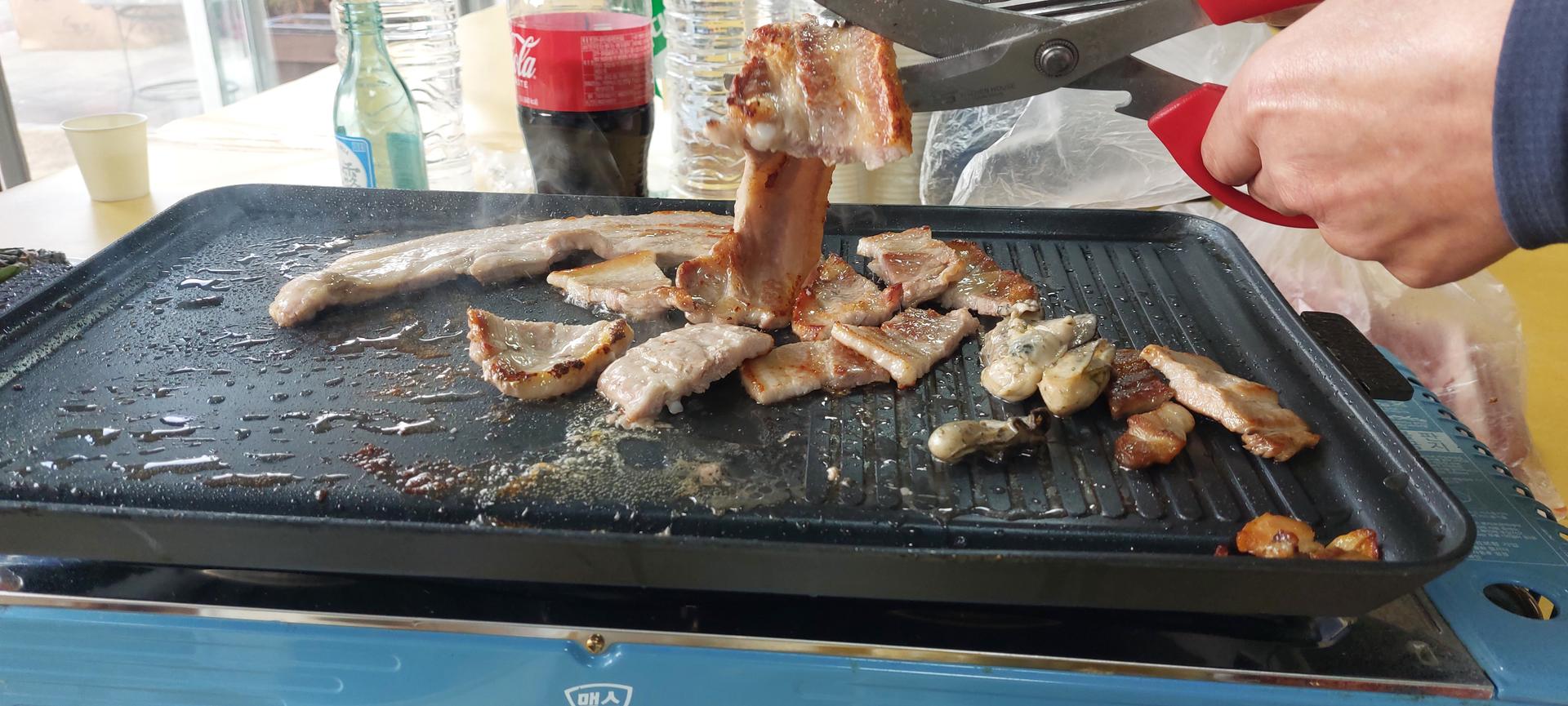 현대식육식당 프리미엄 돼지고기 1kg (삼겹살, 목살, 등갈비 중 선택) + 각 부위별 200g 증량