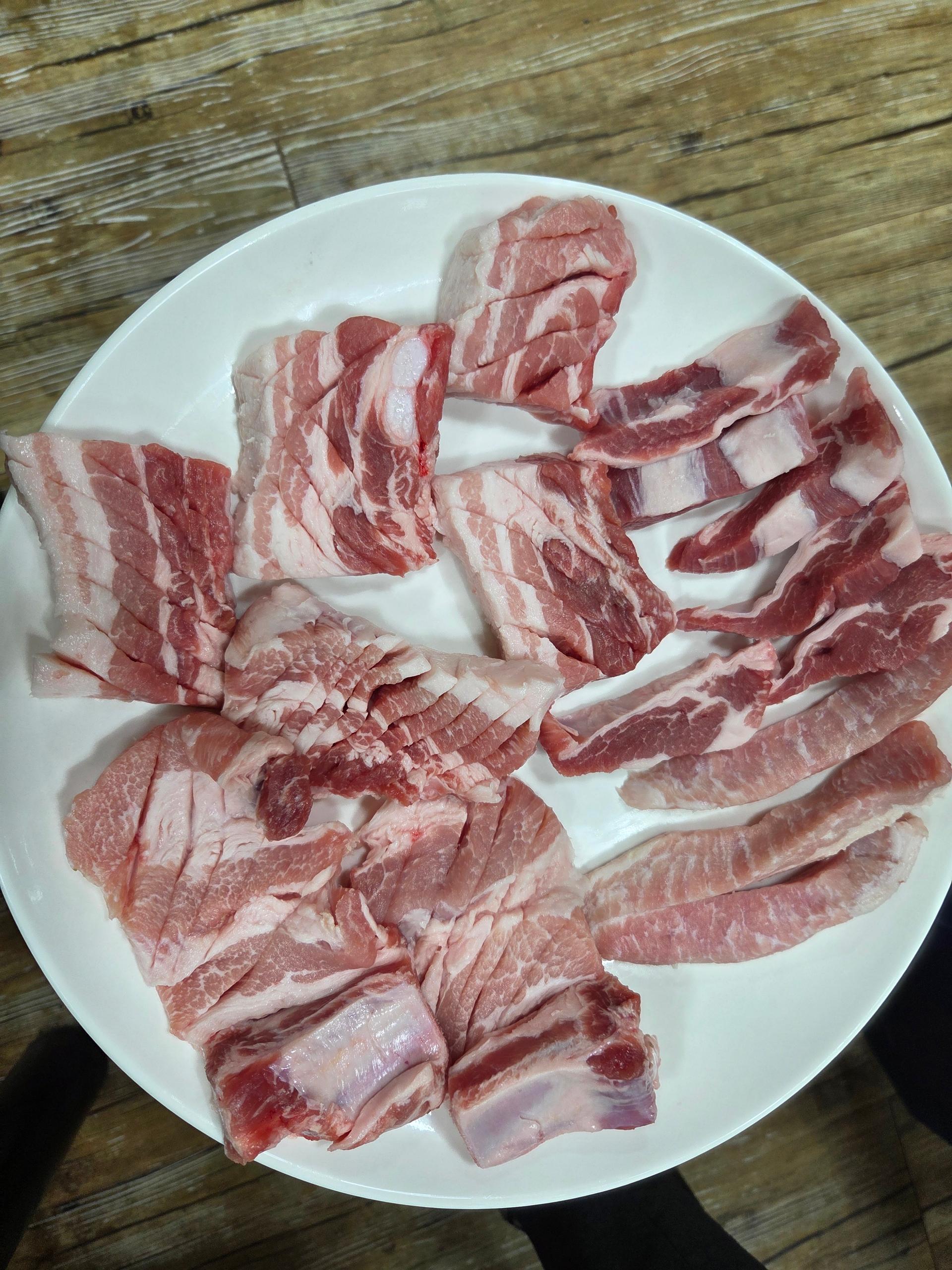 무항생제 한돈 삼겹살 1.3kg(1.1kg+200g추가증정) + 곰탕세트or대패삼겹살400g 추가증정