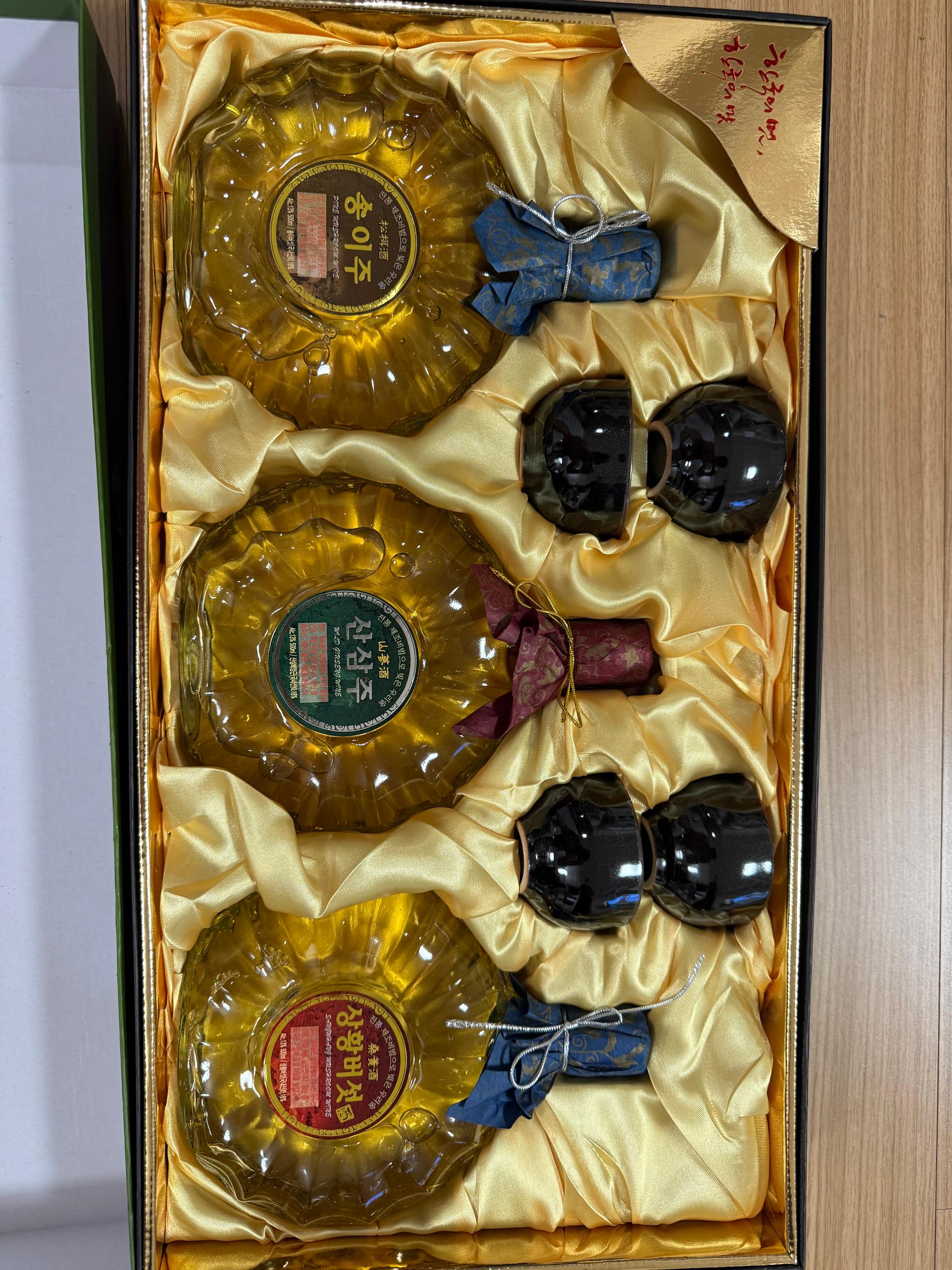 백운주가 전통주 백운명주 30호 선물세트(송이·산삼·상황버섯)