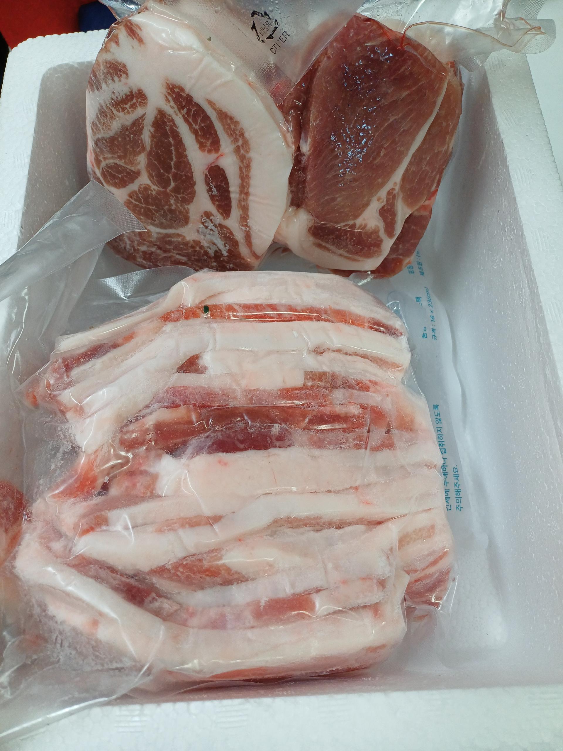 돈육삼겹목살구이세트 2.2kg (삼겹살 1.2kg + 목살 1kg)