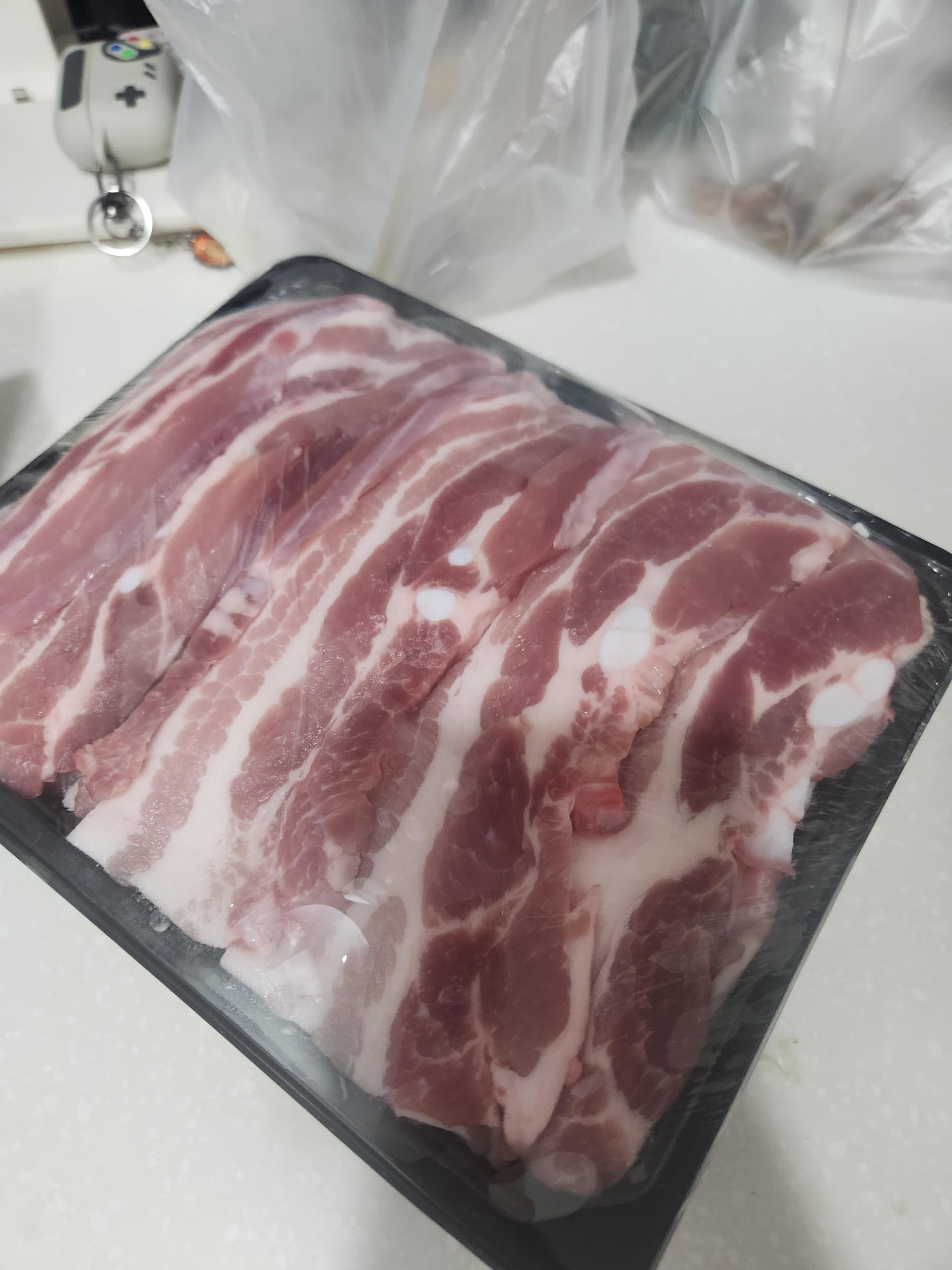 한돈 삼겹살 1.8kg / 생돼지갈비 2kg + 양념소스