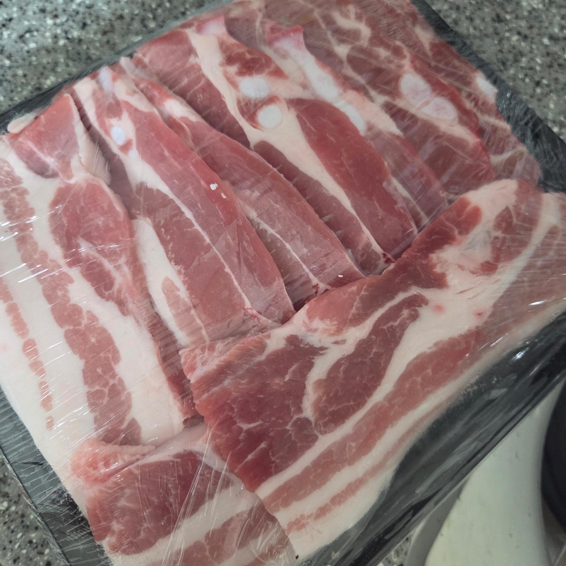 한돈 삼겹살 1.8kg / 생돼지갈비 2kg + 양념소스