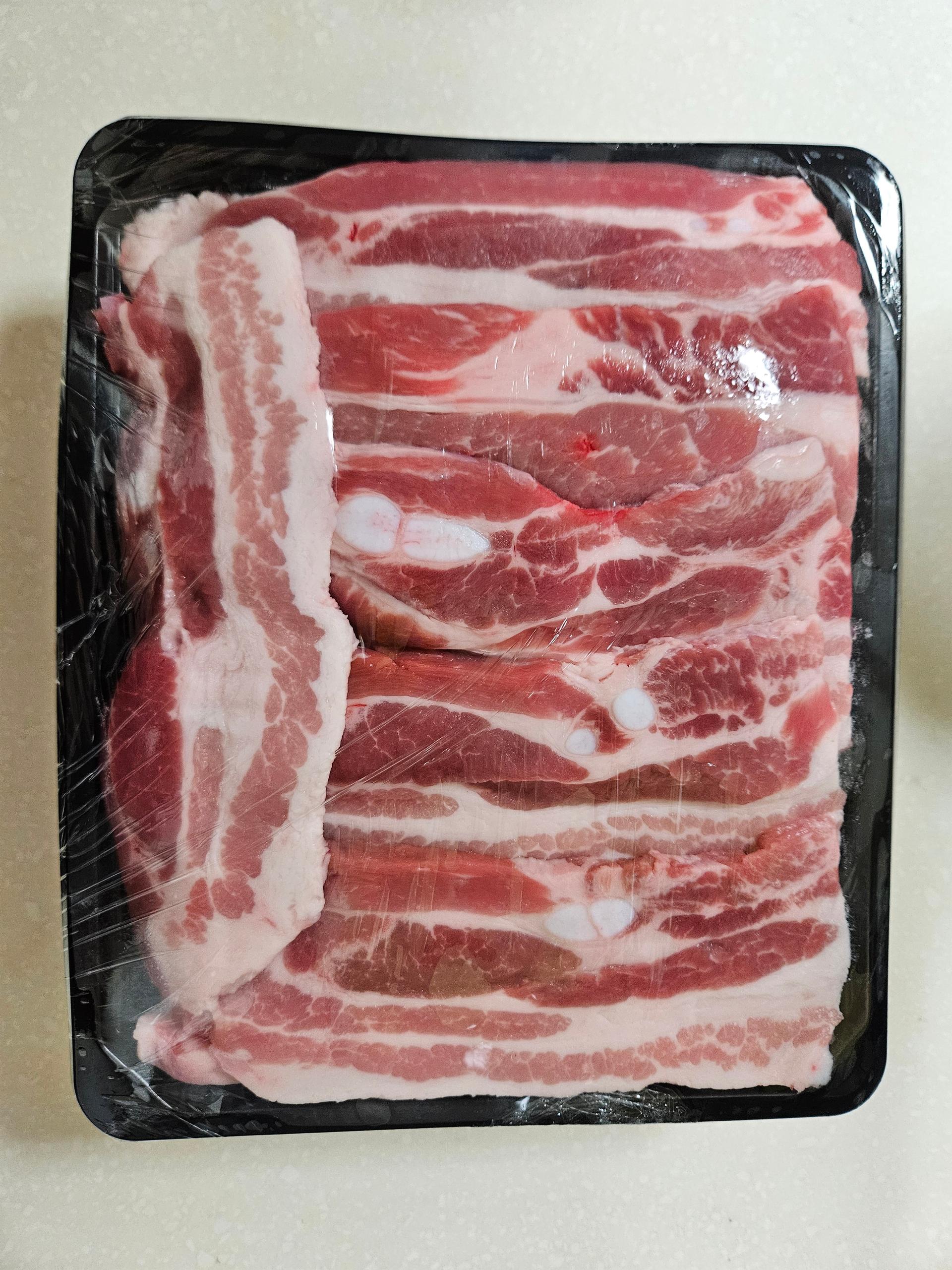 한돈 삼겹살 1.8kg / 생돼지갈비 2kg + 양념소스