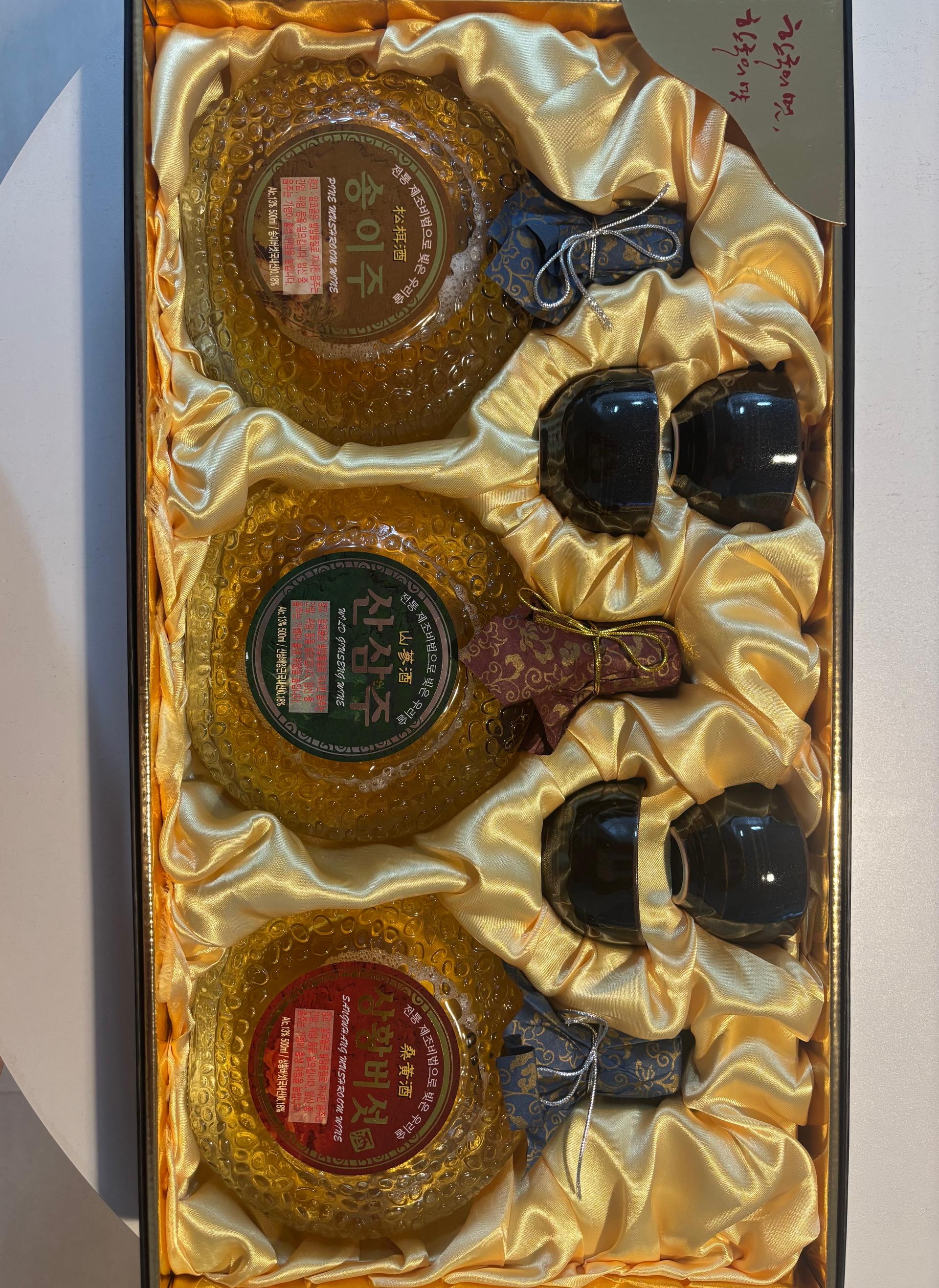 백운주가 전통주 백운명주 30호 선물세트(송이·산삼·상황버섯)