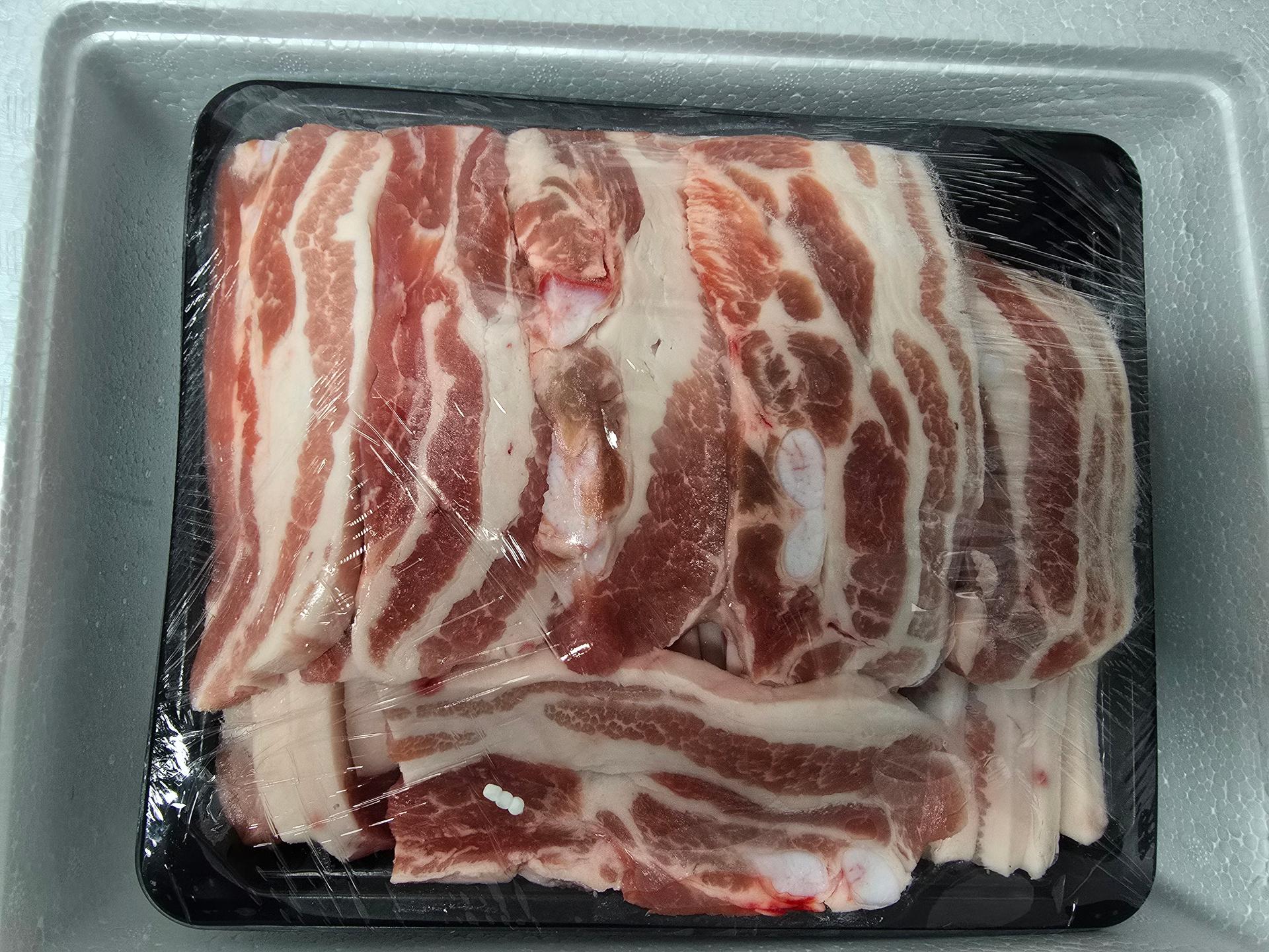 한돈 삼겹살 1.8kg / 생돼지갈비 2kg + 양념소스