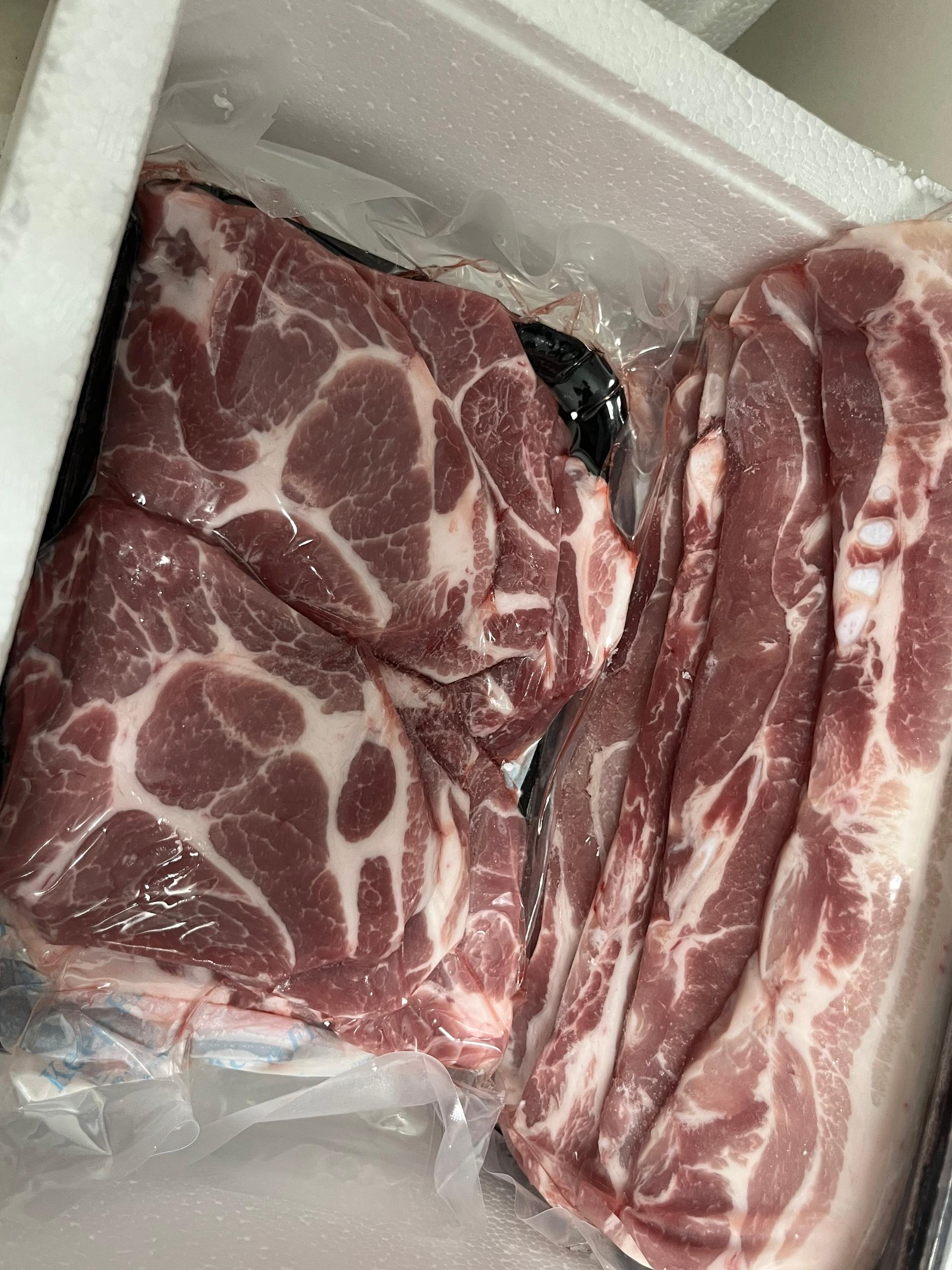 100% 국내산 한돈세트 최대 1.8kg 증정