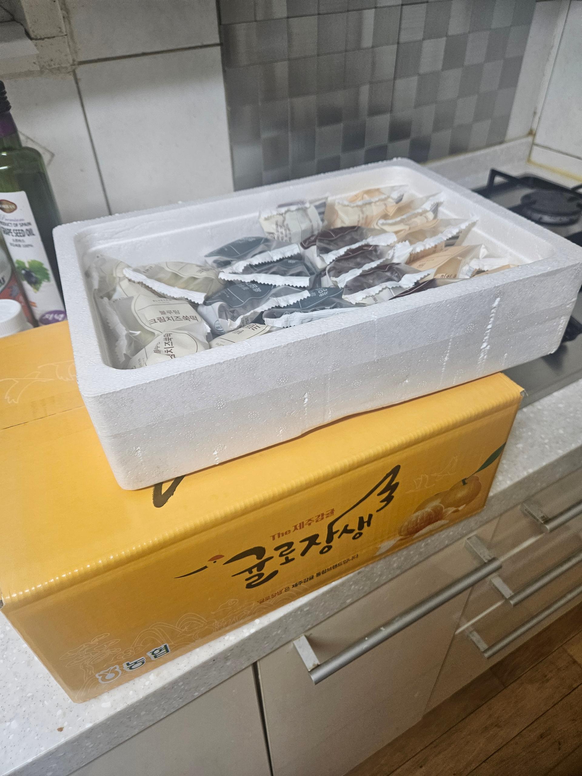 [연말한정! 감귤/오메기떡 개별 발송] 제주감귤 4kg (1박스)+오메기떡 20개 선물세트(택1)