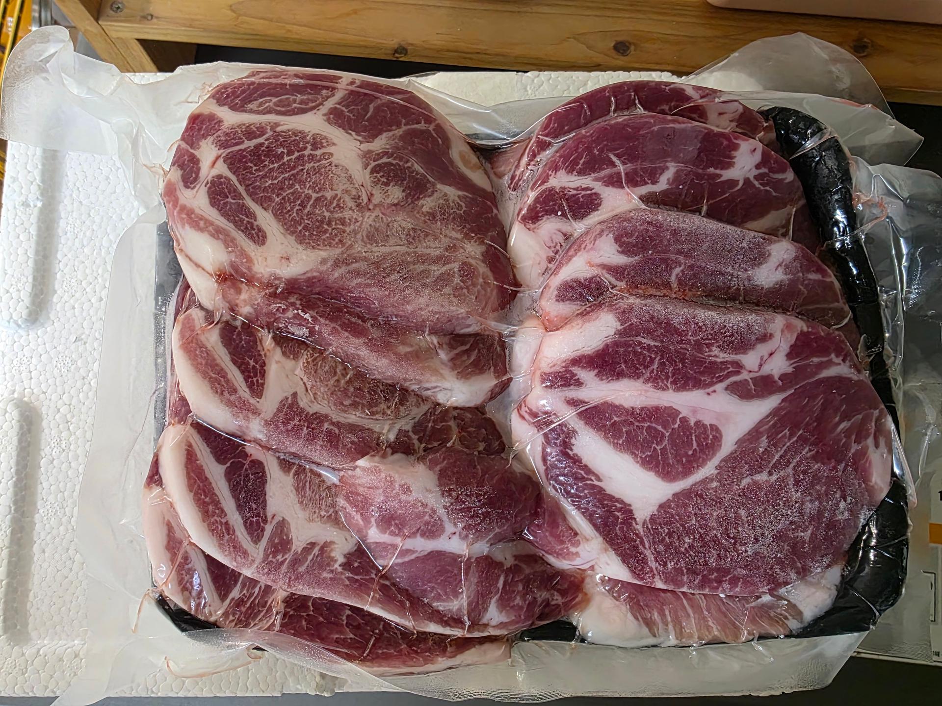 100% 국내산 한돈세트 최대 1.8kg 증정