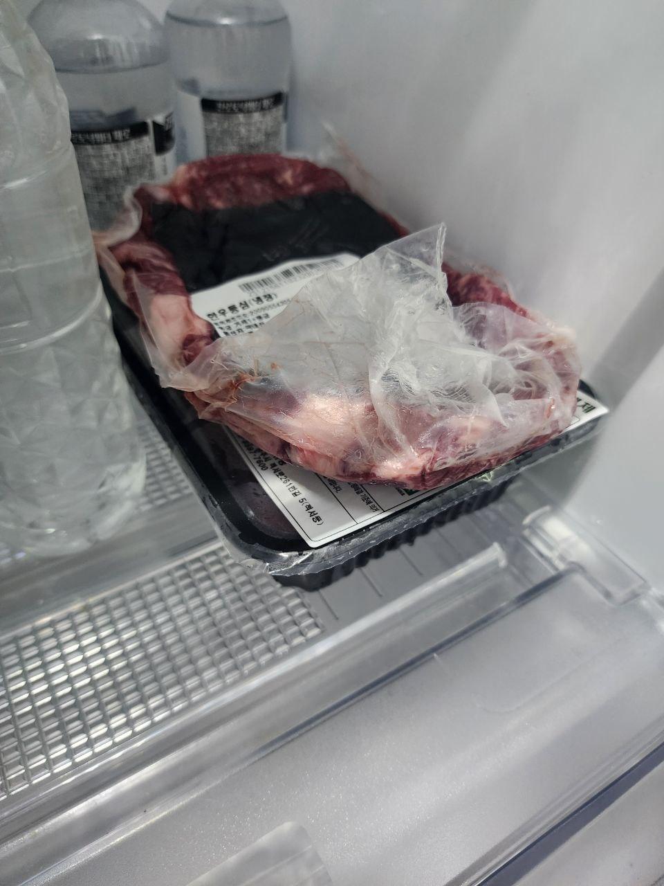 1+ 등급 한우 등심 400g (300g+100g) + 곰탕세트500g*2팩 or  대패삼겹살400g 추가증정