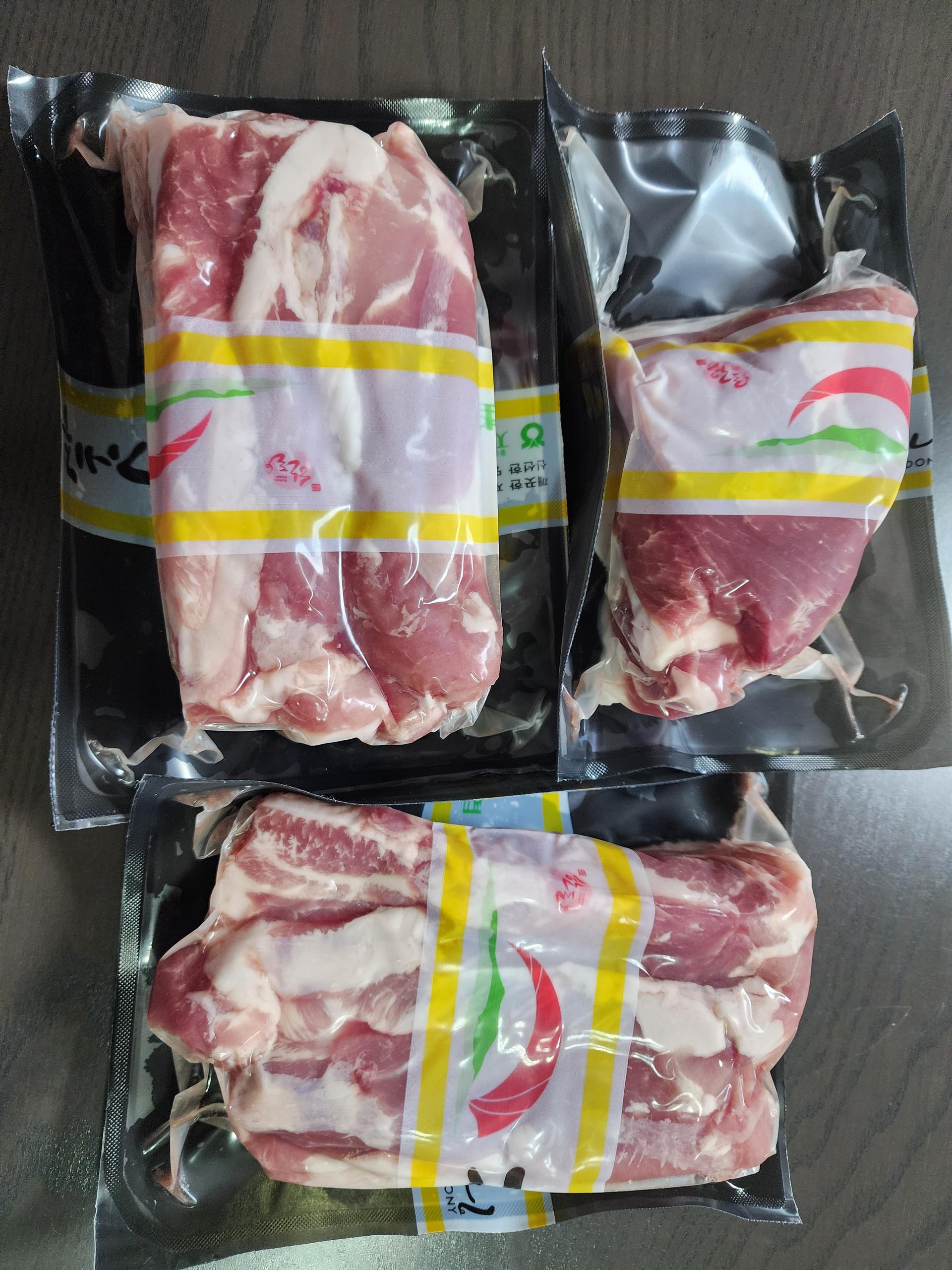 제주양돈농협 삼겹구이용 (500g 2개) + 앞다리 300g 선물 세트