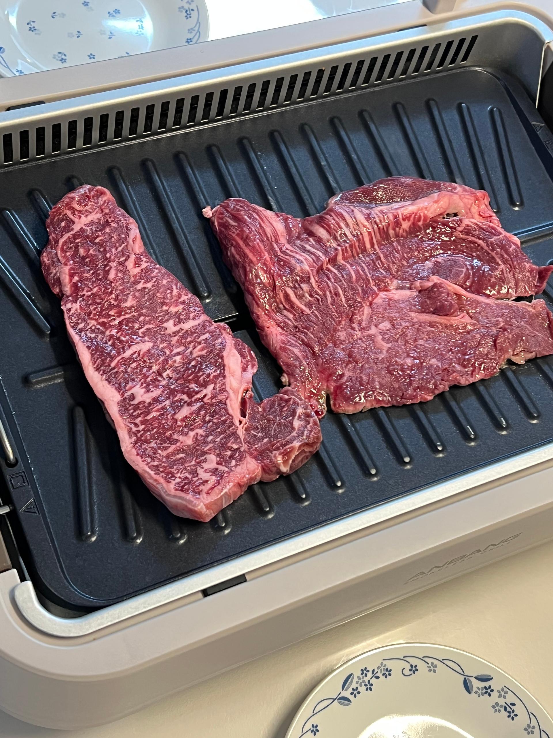 1+ 등급 한우 등심 400g (300g+100g) + 곰탕세트500g*2팩 or  대패삼겹살400g 추가증정