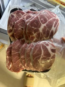 100% 국내산 한돈세트 최대 1.8kg 증정-1