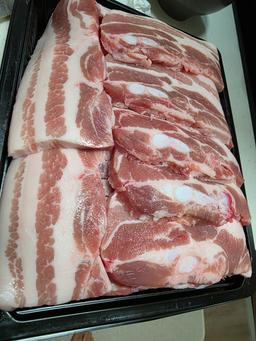 [12/15부터 순차배송] 한돈 삼겹살 1.8kg / 생돼지갈비 2kg + 양념소스-2