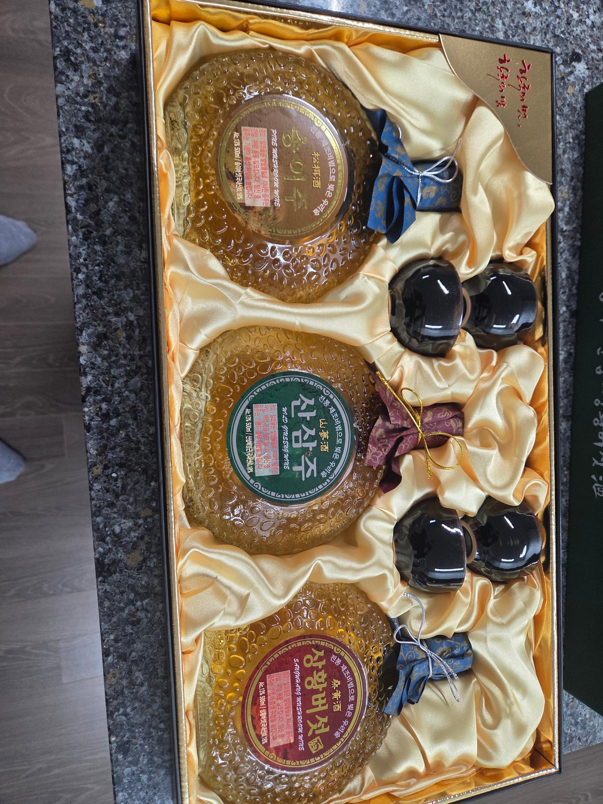 백운주가 전통주 백운명주 30호 선물세트(송이·산삼·상황버섯)