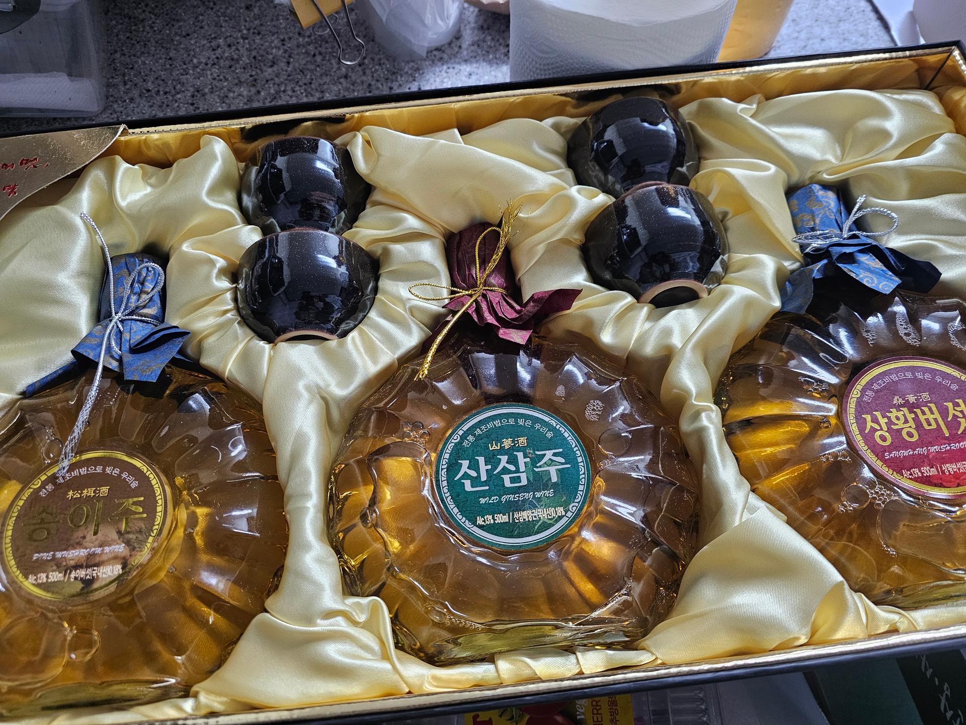 백운주가 전통주 백운명주 30호 선물세트(송이·산삼·상황버섯)