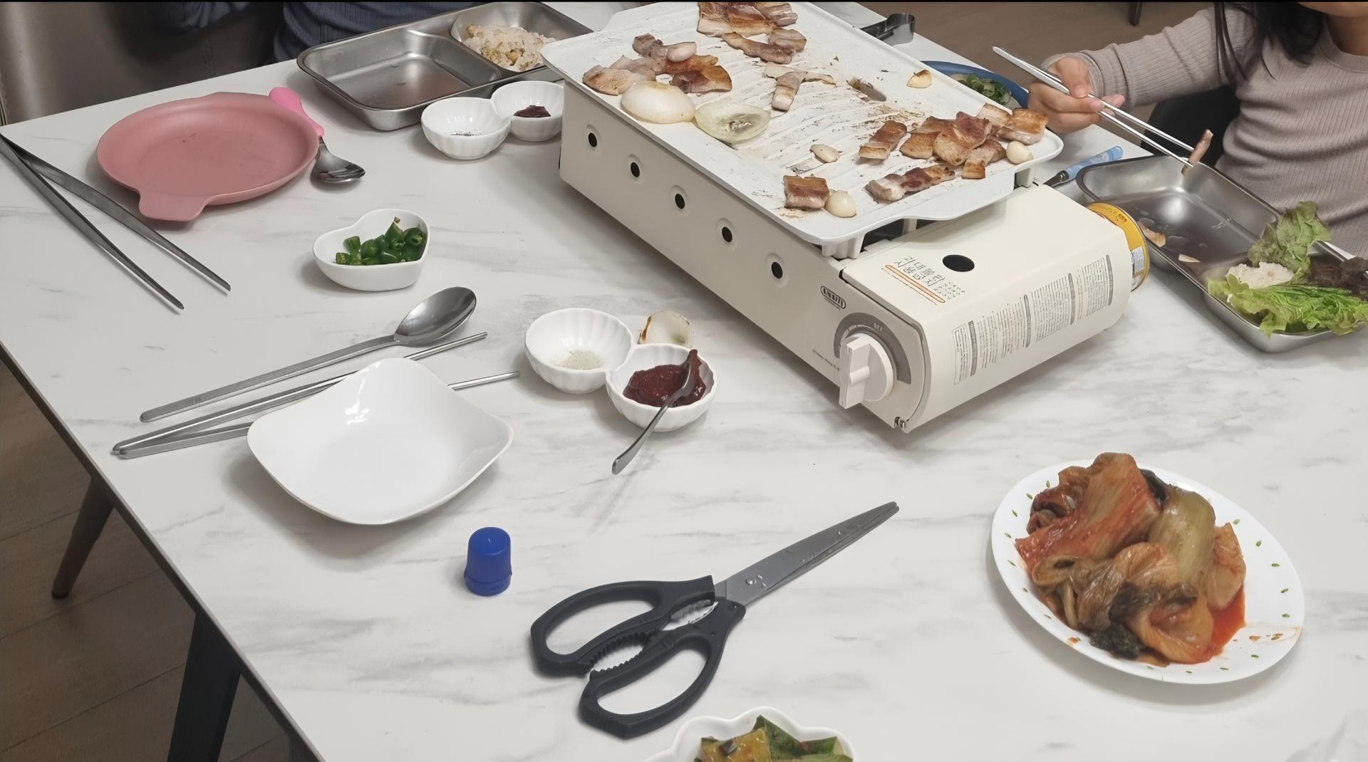 무항생제 한돈 삼겹살 1.3kg(1.1kg+200g추가증정) + 곰탕세트or대패삼겹살400g 추가증정