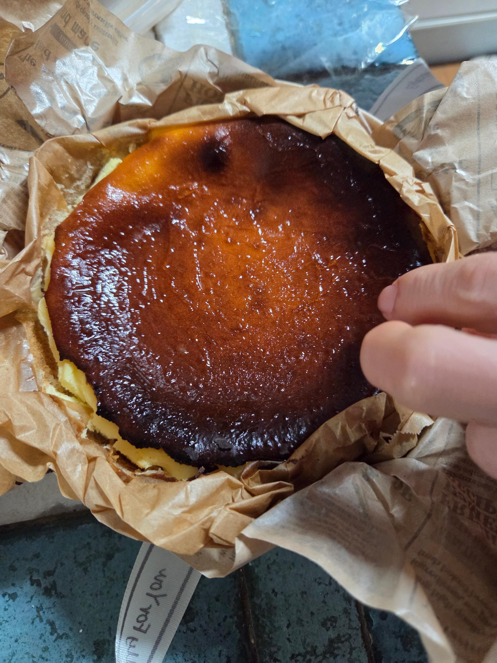 바스크치즈케이크 (450g) + 180g 추가증정